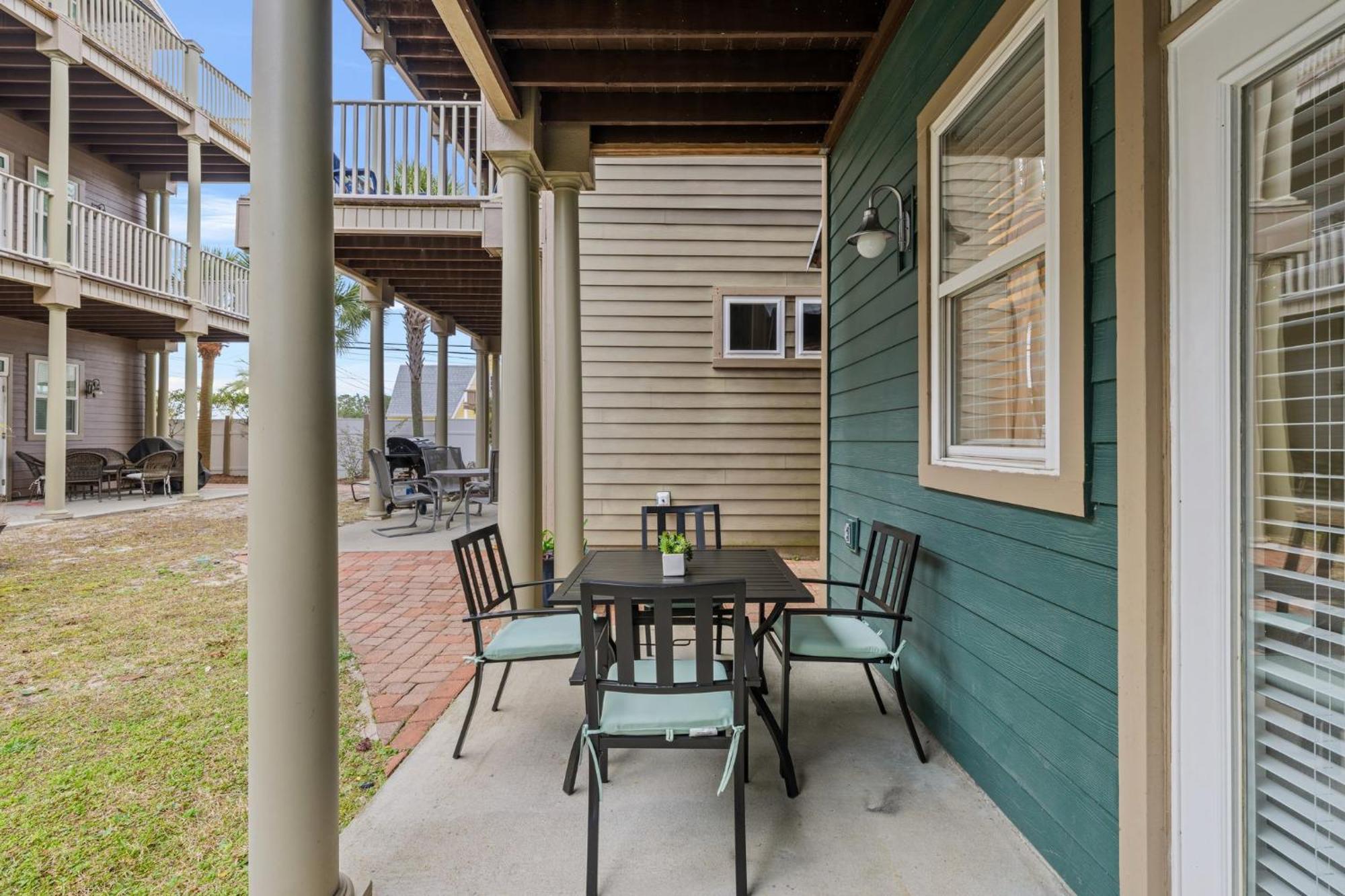 Villa Crescent Moon Palace - A Luxury With Pool, Parking, Just Steps To The Panama City Beach