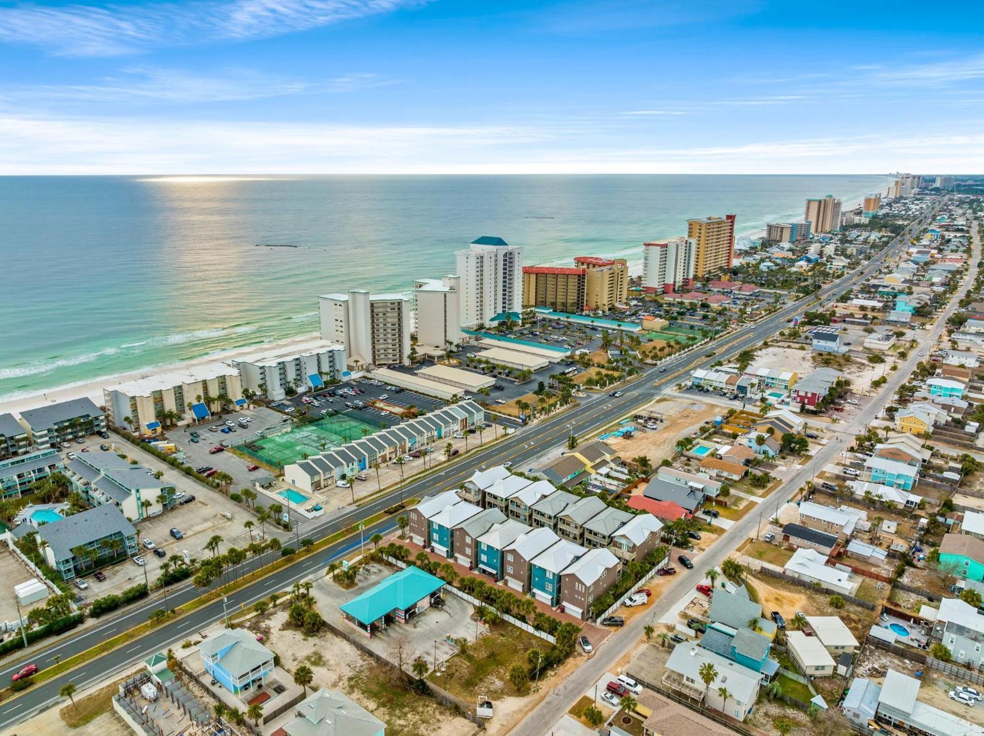 Crescent Moon Palace - A Luxury With Pool, Parking, Just Steps To The Panama City Beach