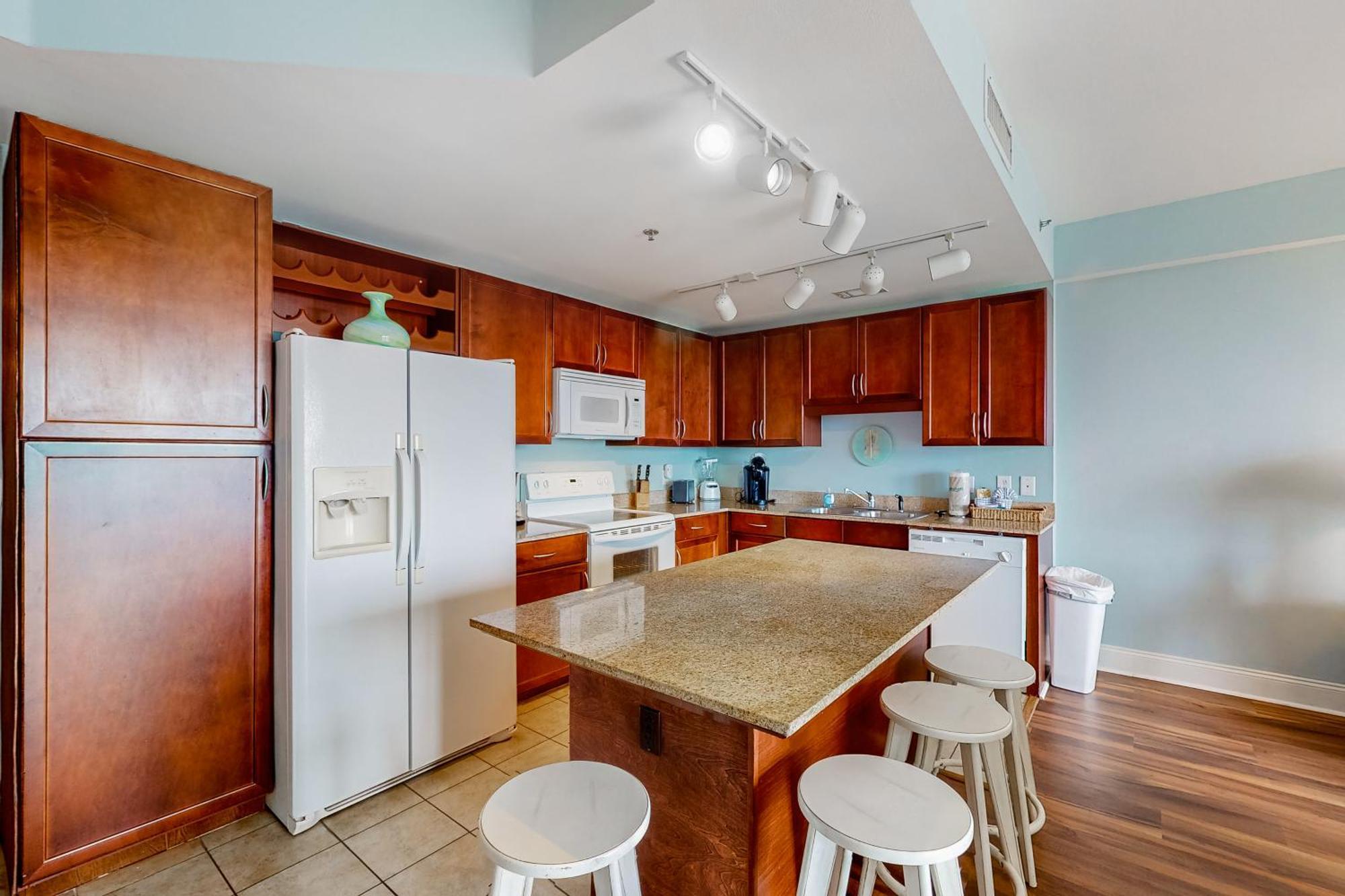Apartment Laketown Wharf 1937 Panama City Beach