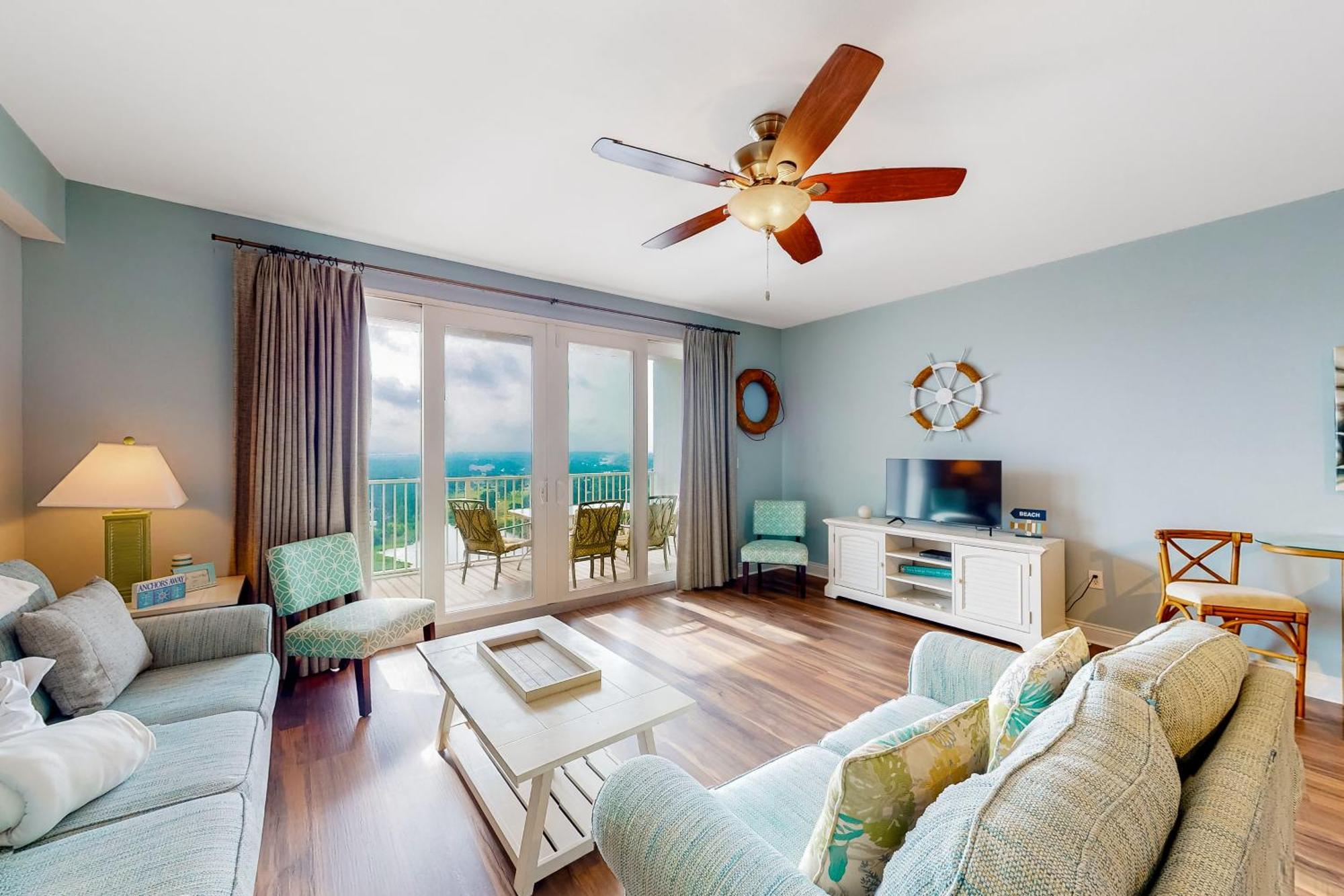 Laketown Wharf 1937 Apartment *