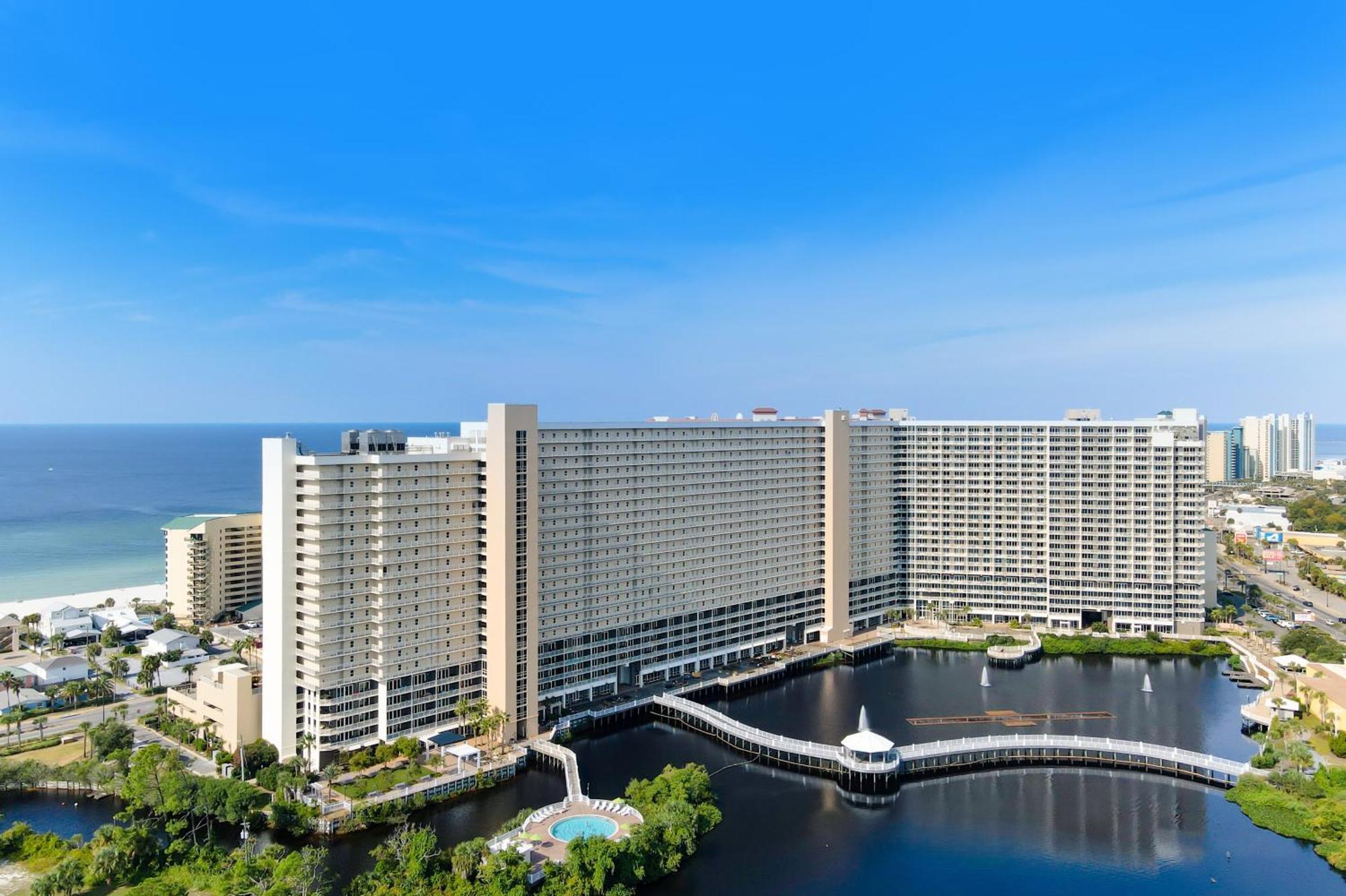 Laketown Wharf 637 - Tropical Vibes *