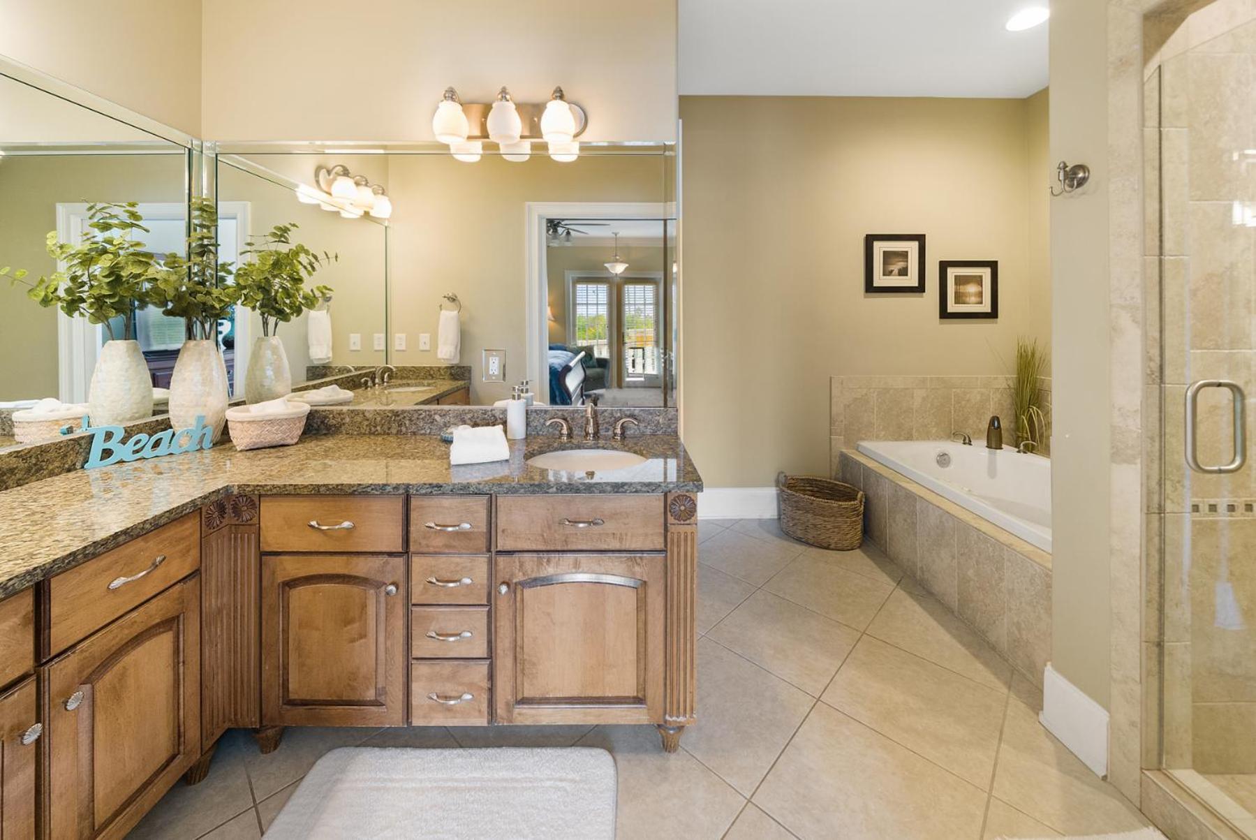 Spring Special, Lux 4br House Sleeps 12, Pool, Elevator, King Bed