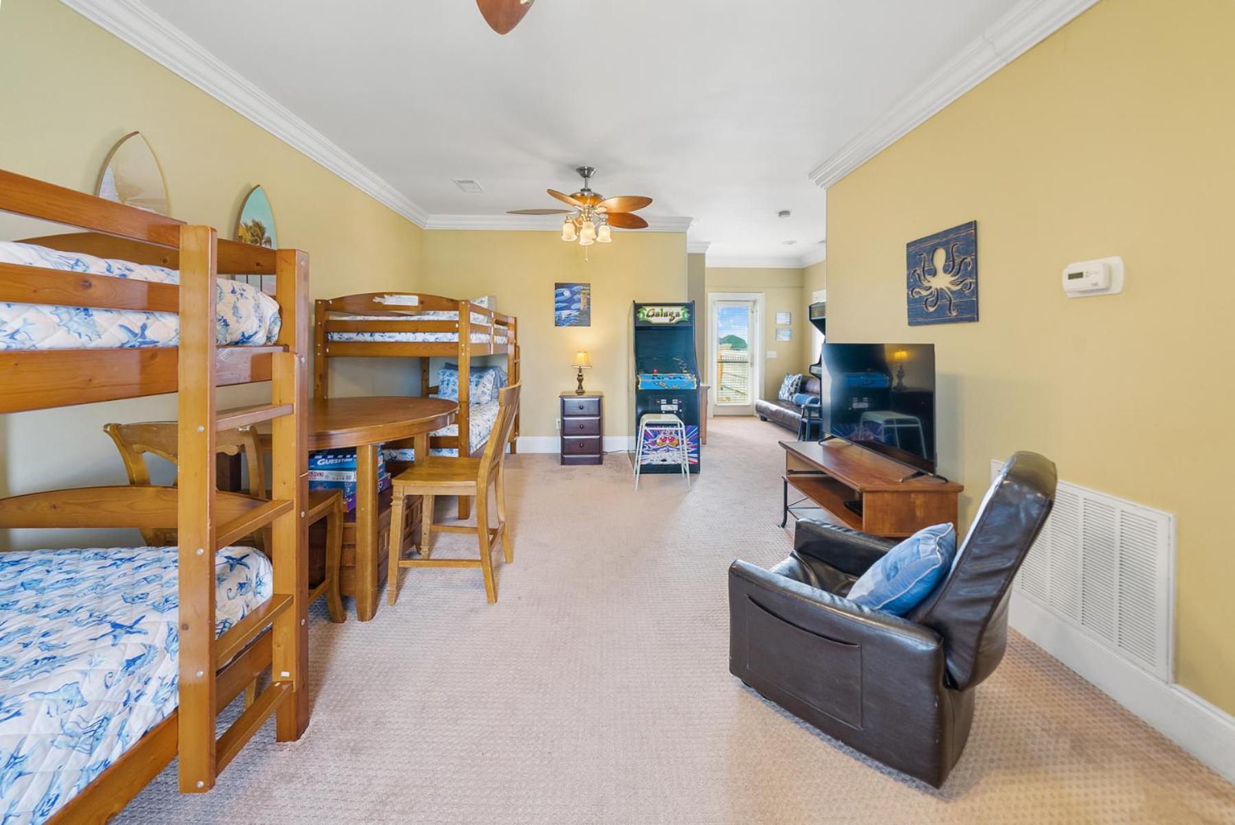 Spring Special, Lux 4br House Sleeps 12, Pool, Elevator, King Bed