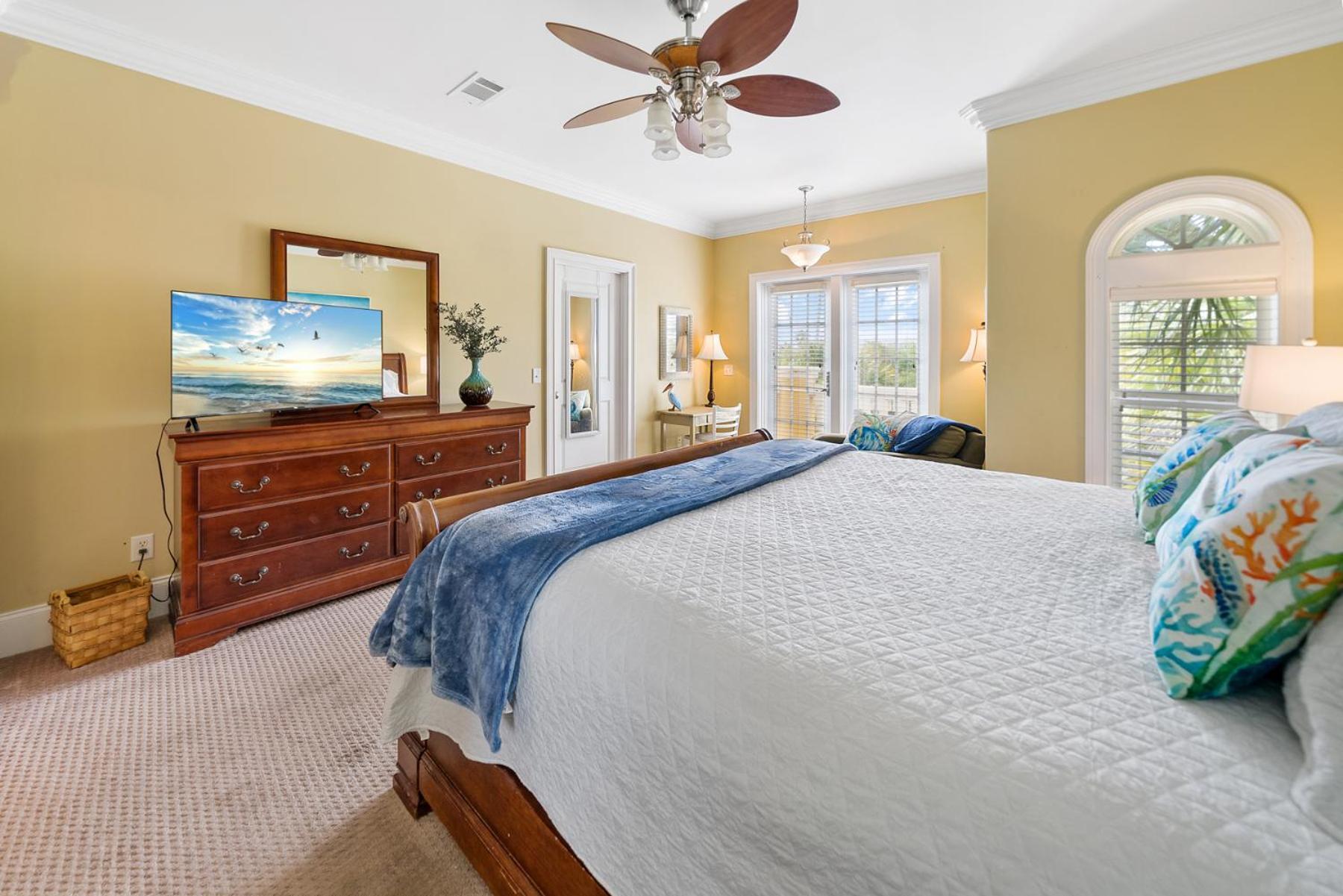 Spring Special, Lux 4br House Sleeps 12, Pool, Elevator, King Bed Villa