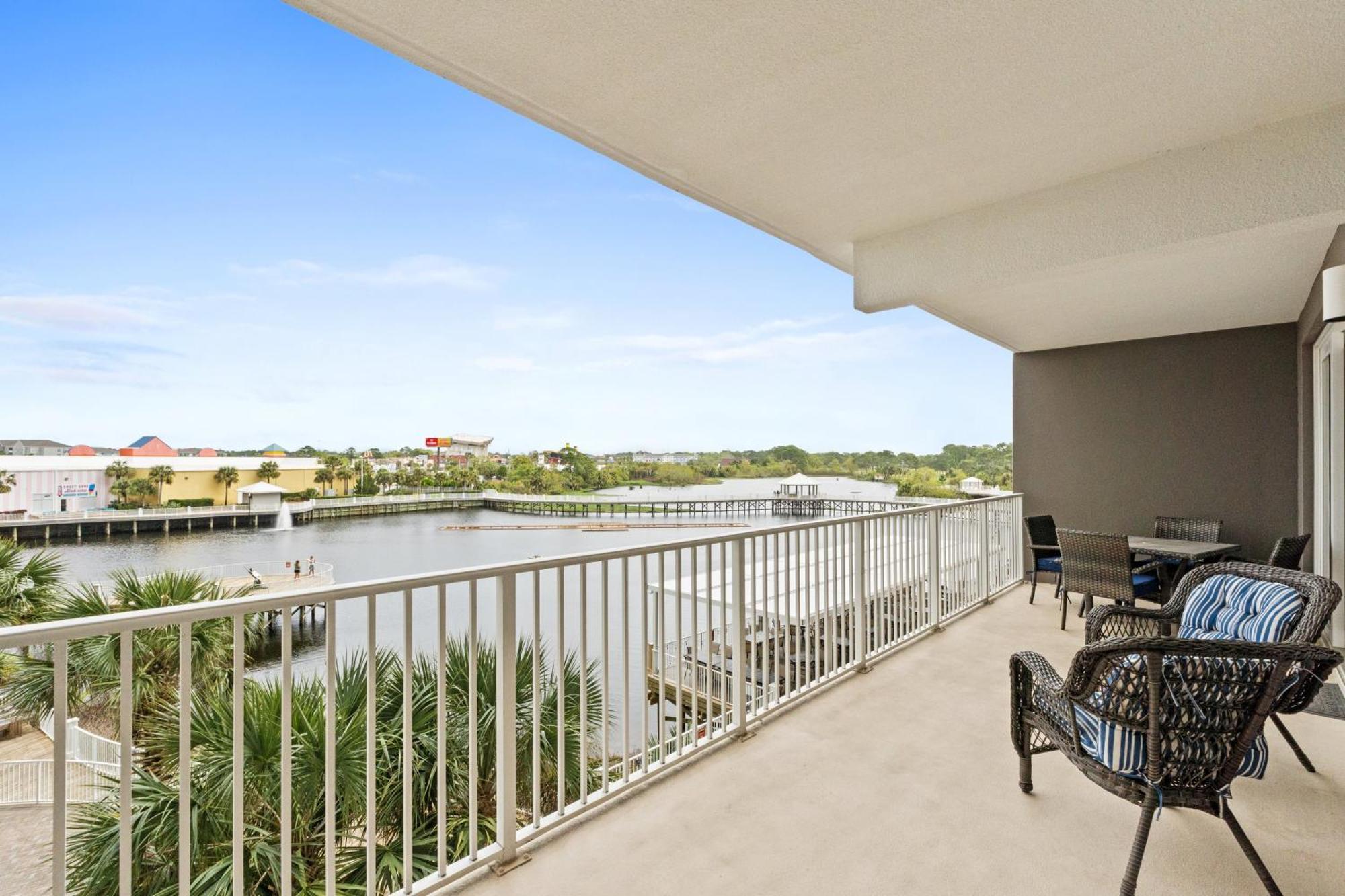 Holiday home Laketown Wharf #226 By Book That