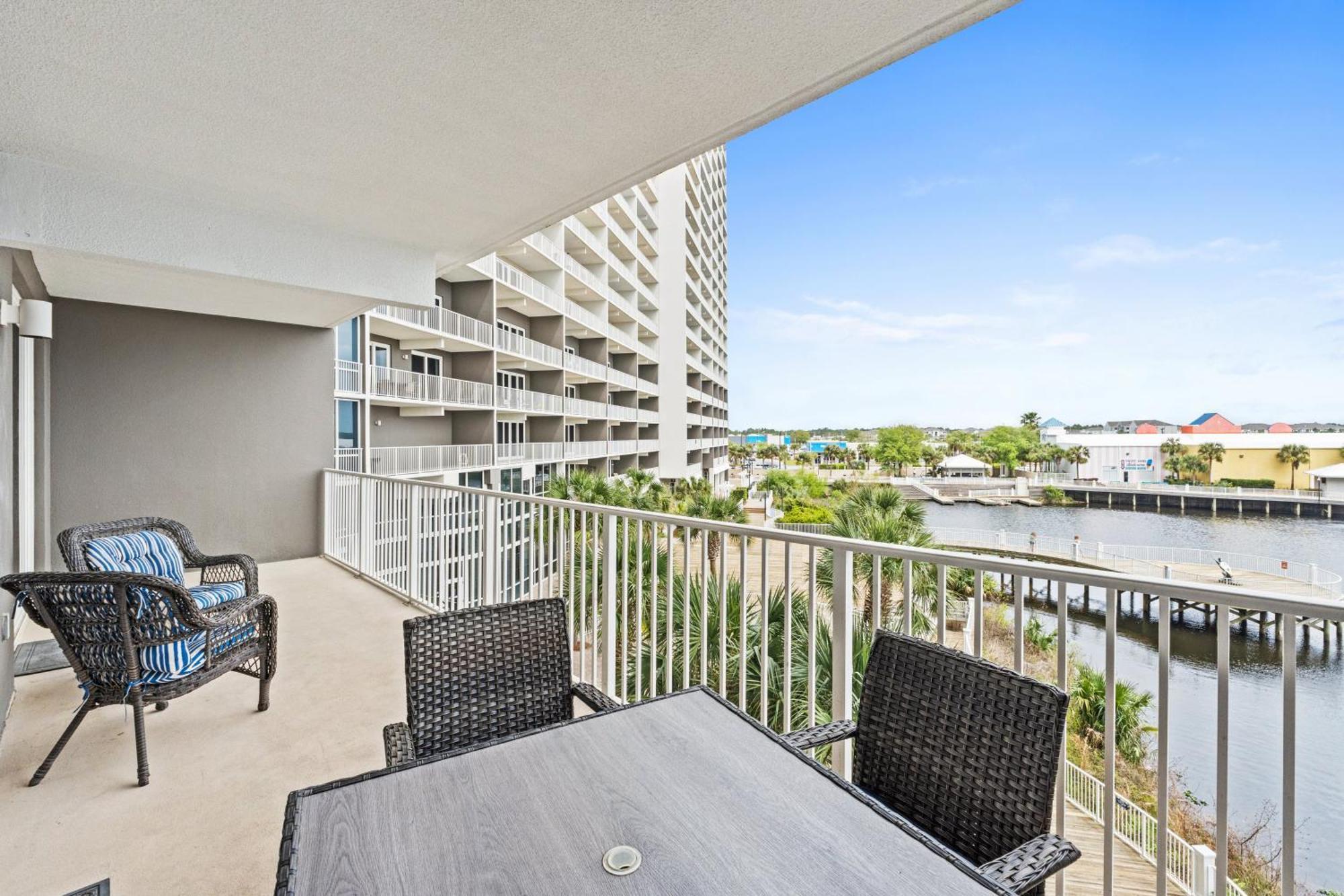 Holiday home Laketown Wharf #226 By Book That *