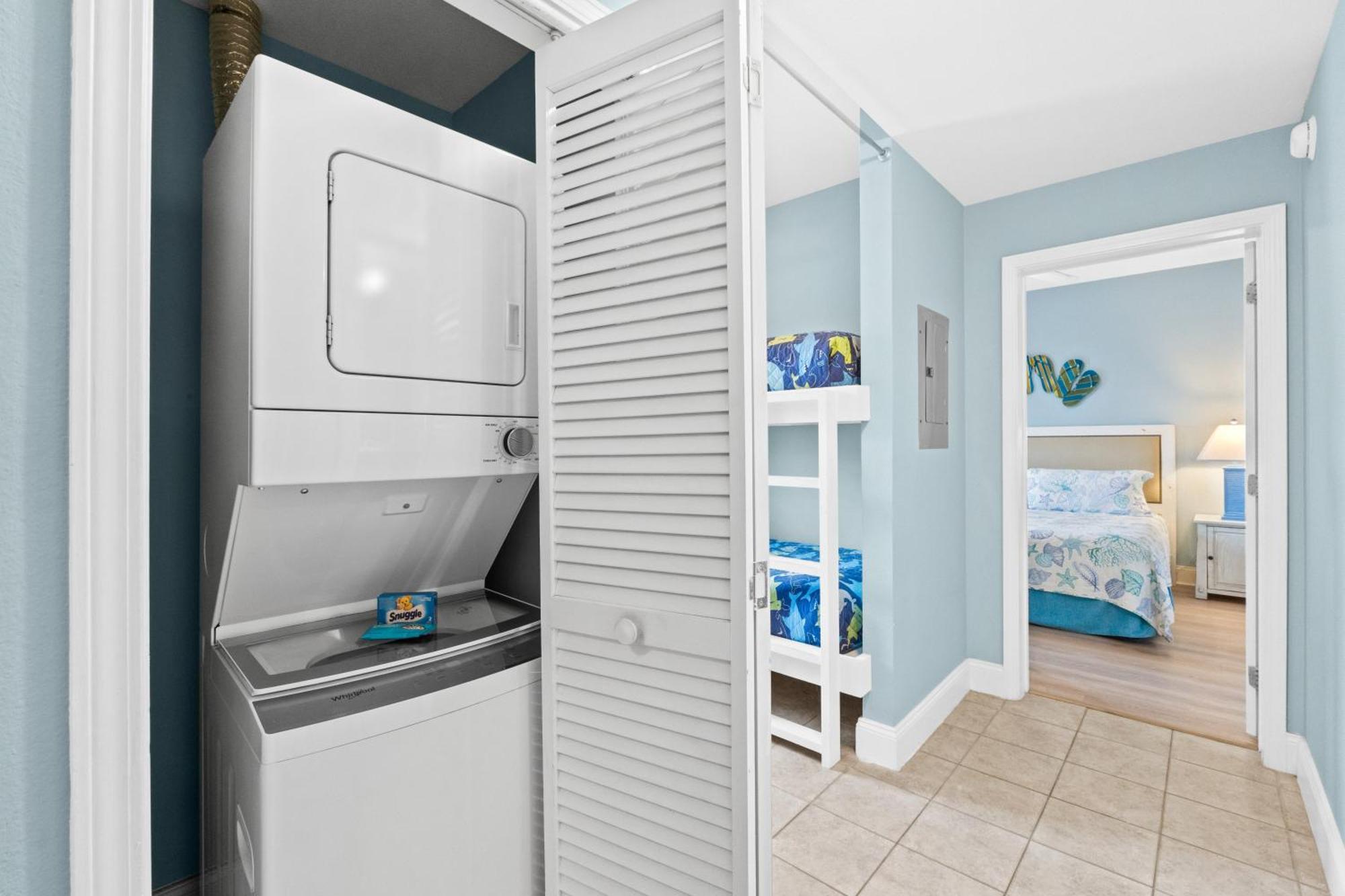 Laketown Wharf #226 By Book That Holiday home *