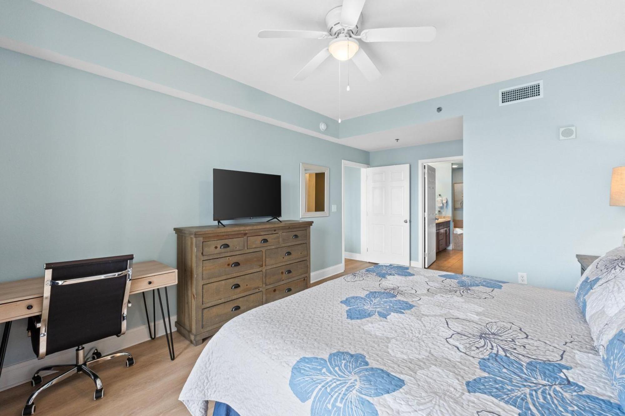 Holiday home Laketown Wharf #226 By Book That *