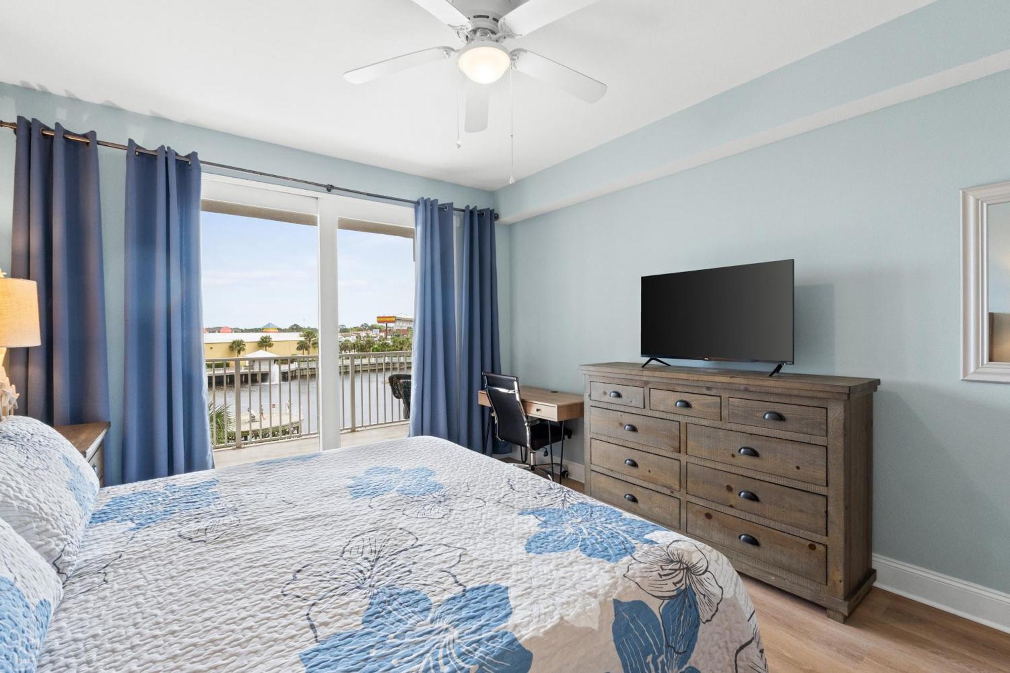 Laketown Wharf #226 By Book That * Panama City Beach