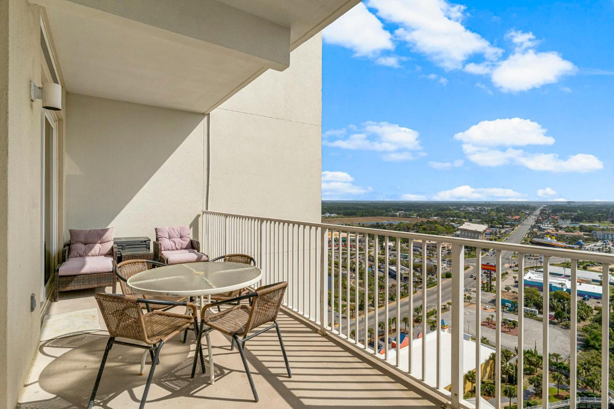 Apartment Laketown Wharf 2032 *