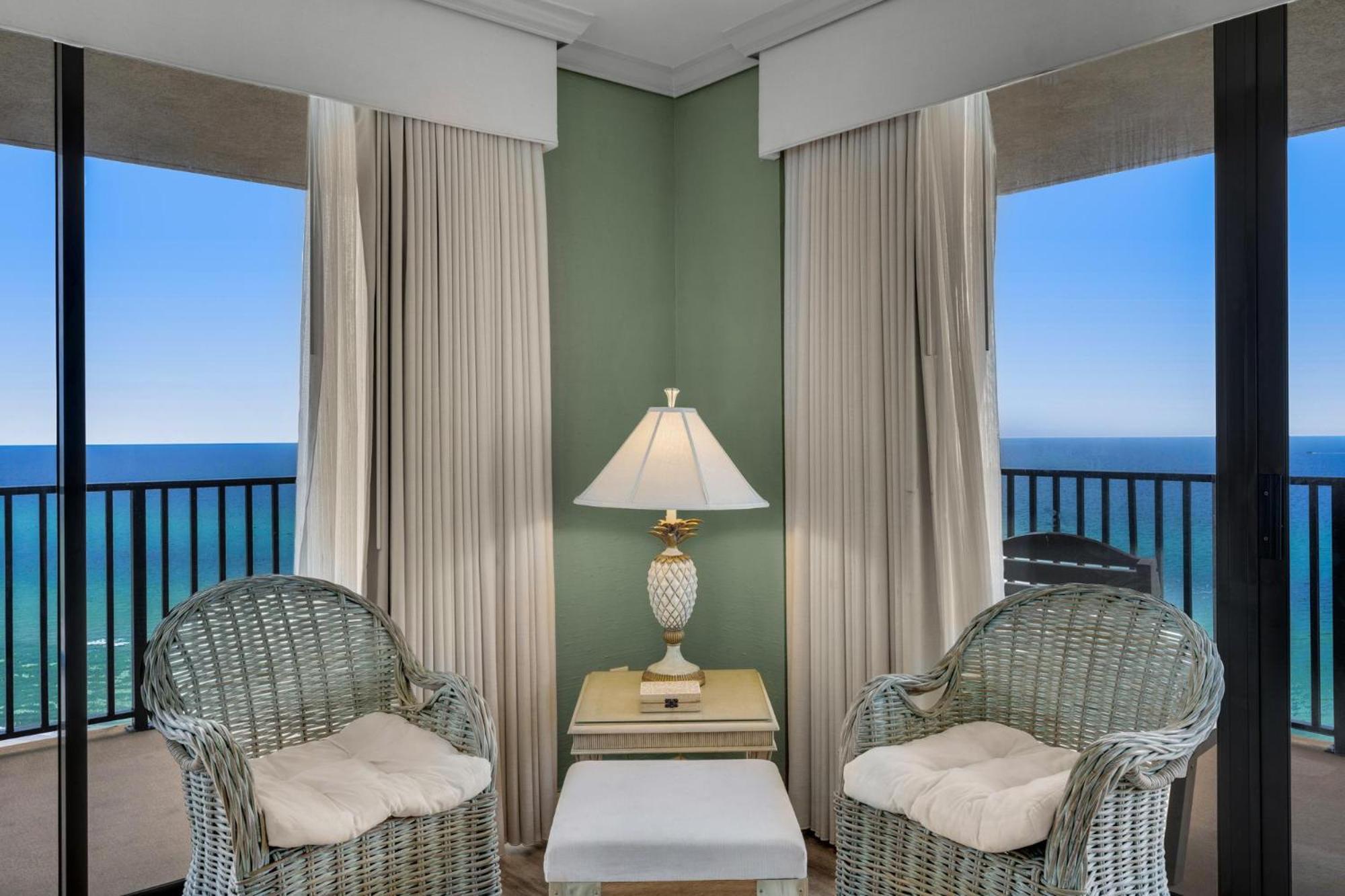Coastal Charm Summerhouse 1015