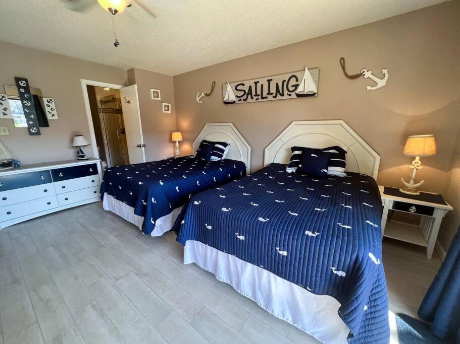 Quiet-relaxing-modern-sleeps 8 Walk To The Beach! Panama City Beach