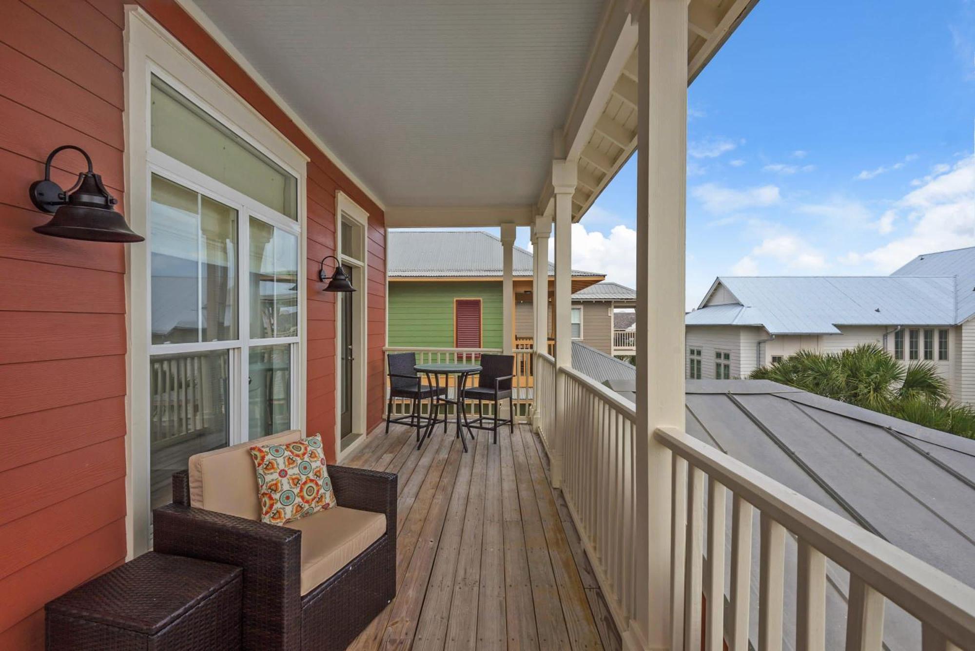 House With Heated Pool 100 Steps From
