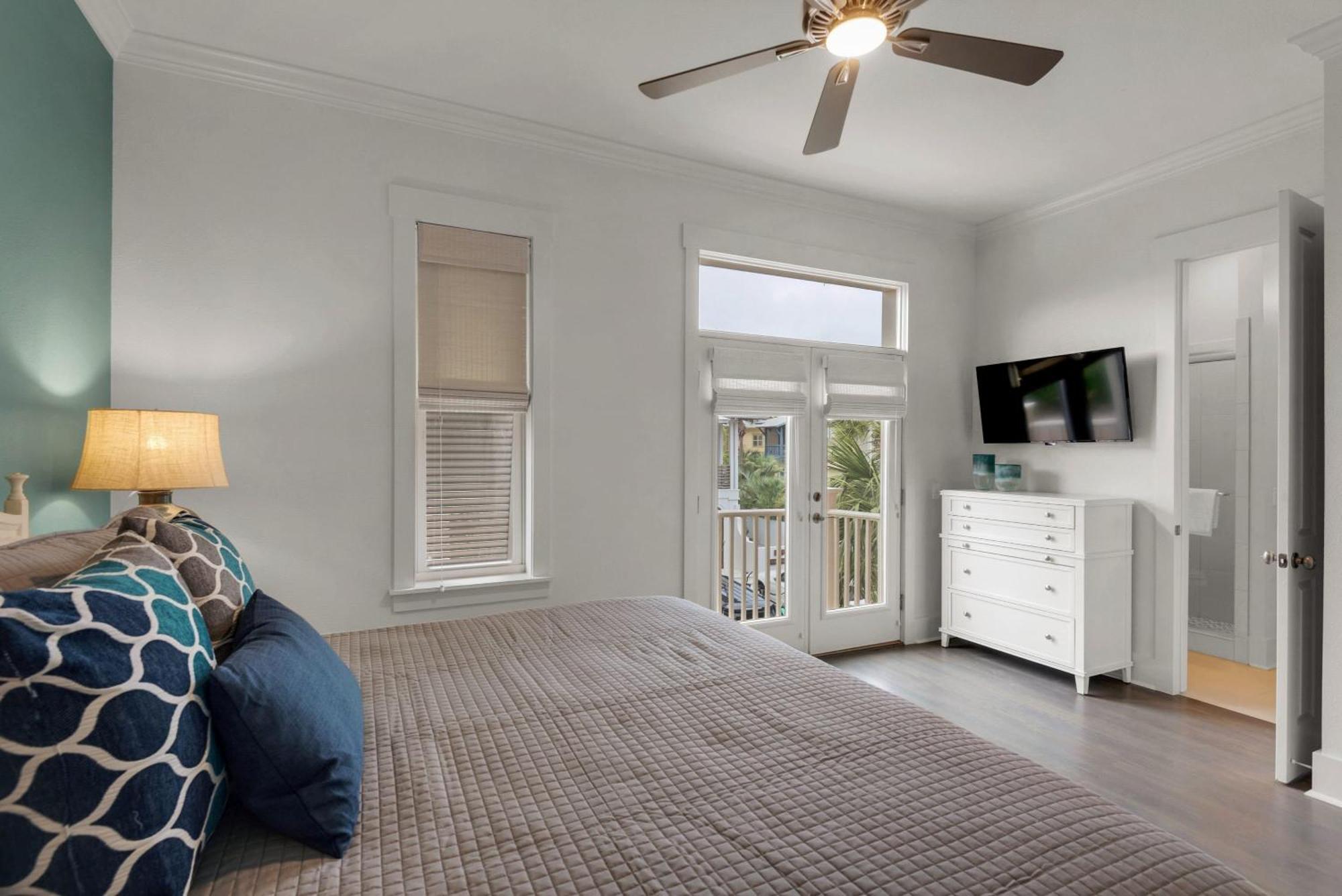 House With Heated Pool 100 Steps From