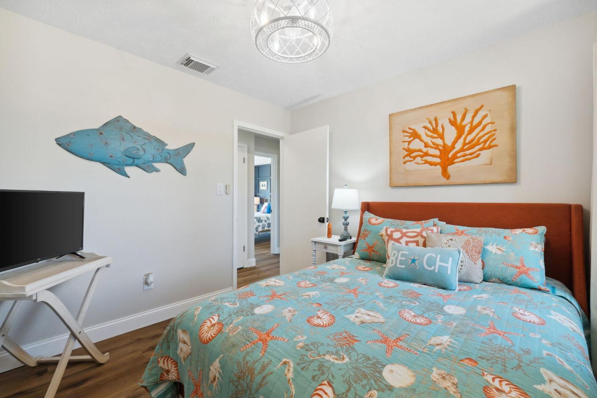 Waterscape At 3900 Quarts St By Nautical *