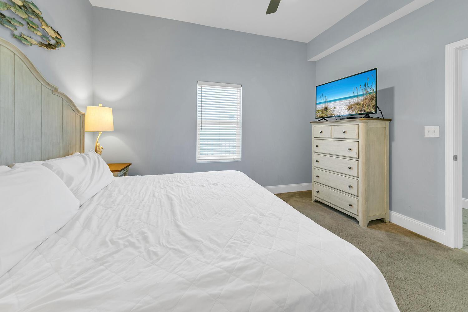Laketown Wharf 2013 Apartment