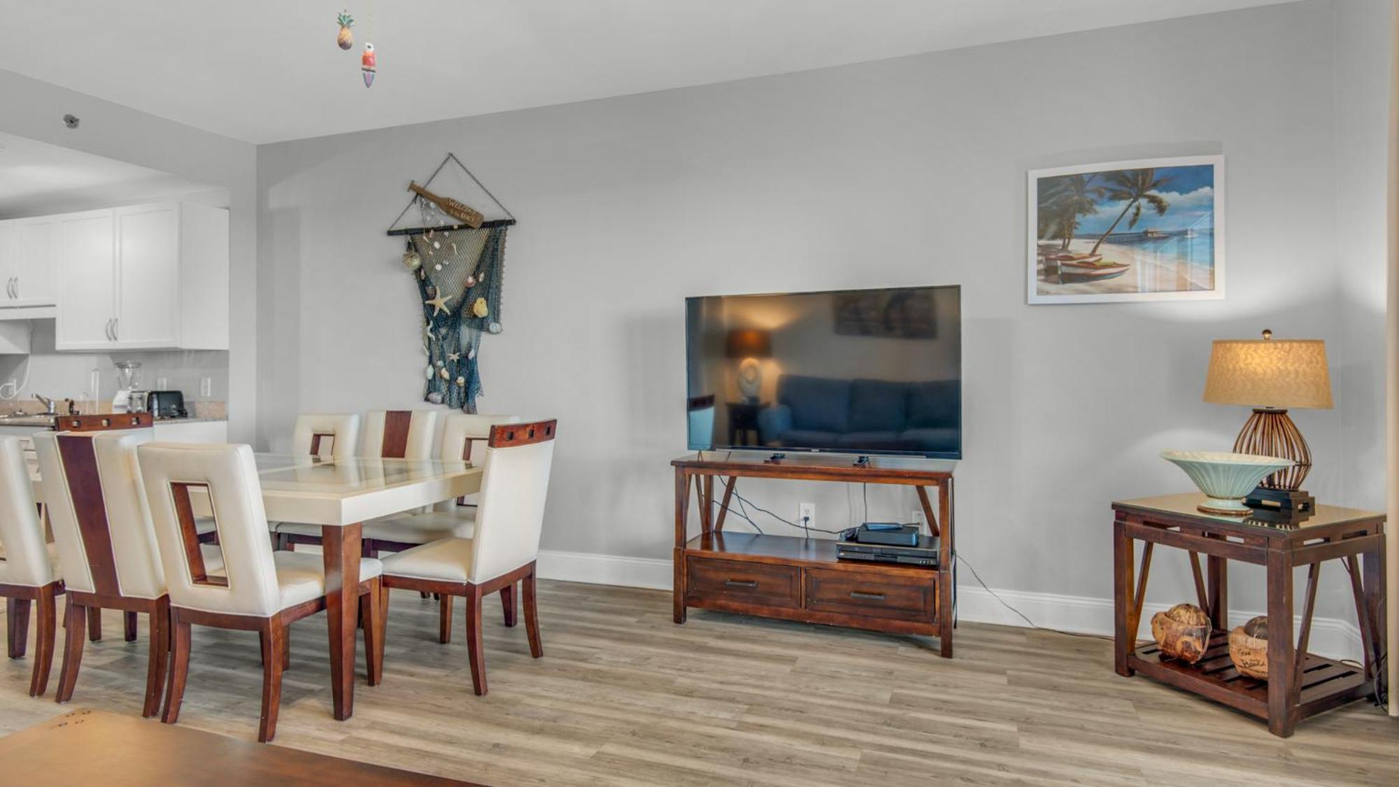 Laketown Wharf 933! Beautiful 3 Bd, Great Amenities, And Great Location