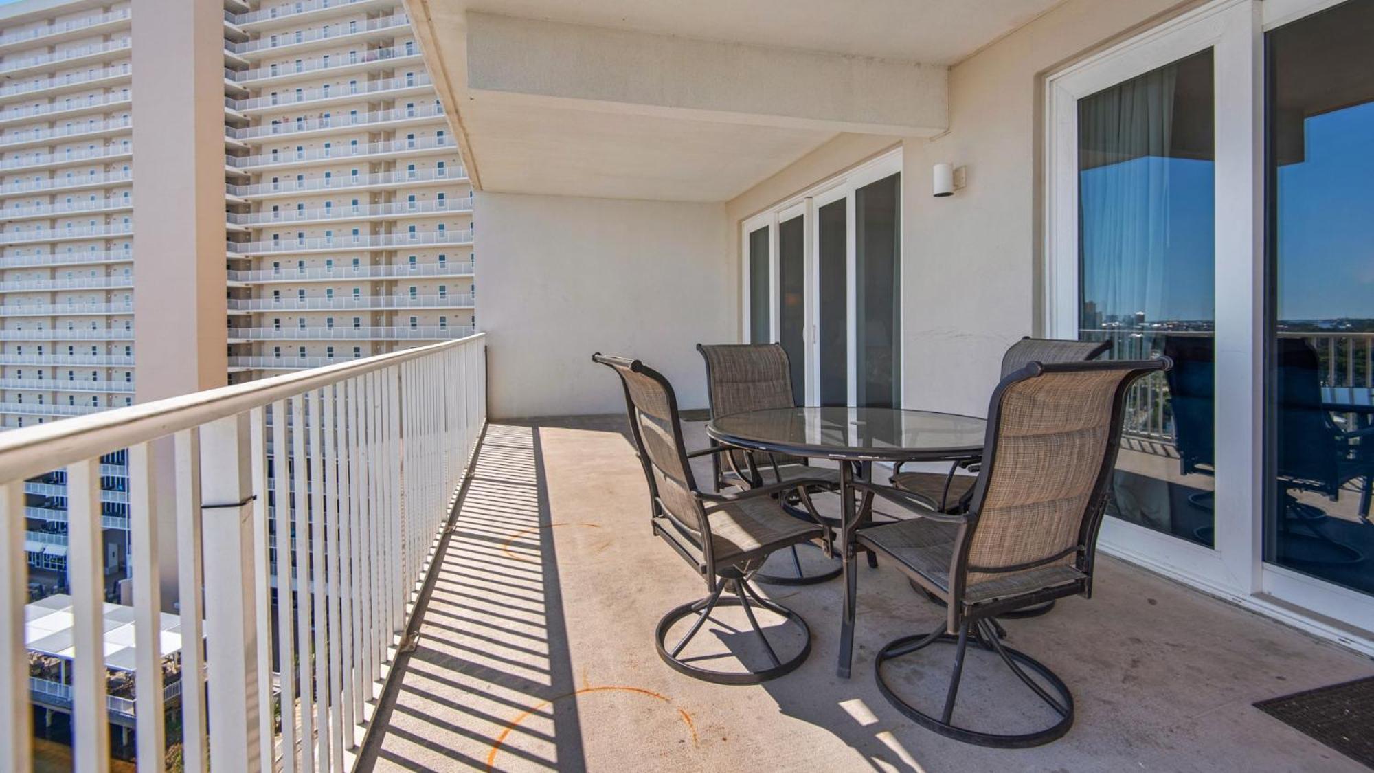 Laketown Wharf 933! Beautiful 3 Bd, Great Amenities, And Great Location Holiday home Panama City Beach