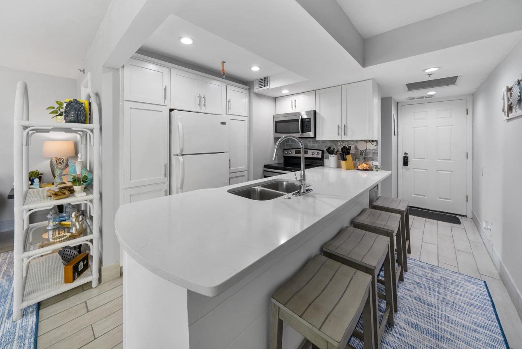 Spring Special! Renovated - On The Beach! Panama City Beach
