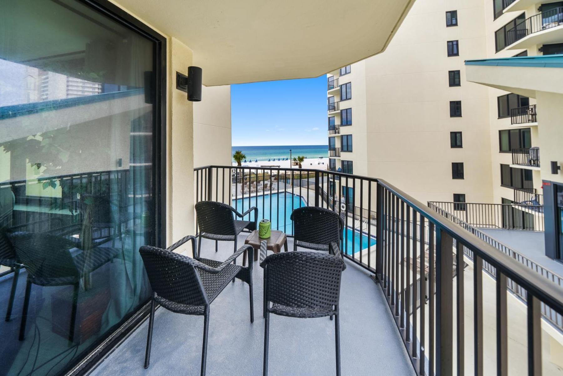 Apartment Spring Special! Renovated - On The Beach! Panama City Beach