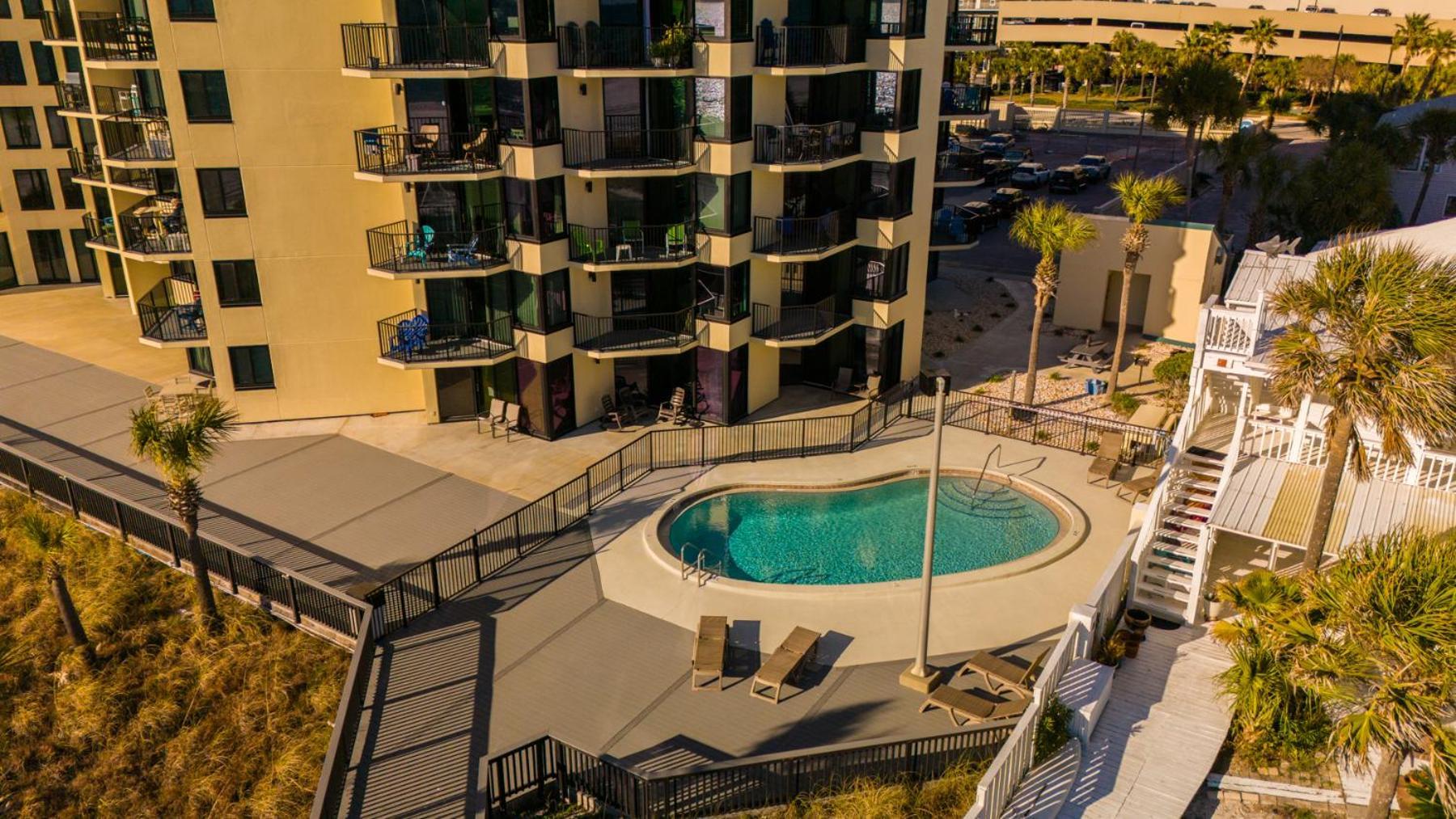 Spring Special! Renovated - On The Beach! Panama City Beach