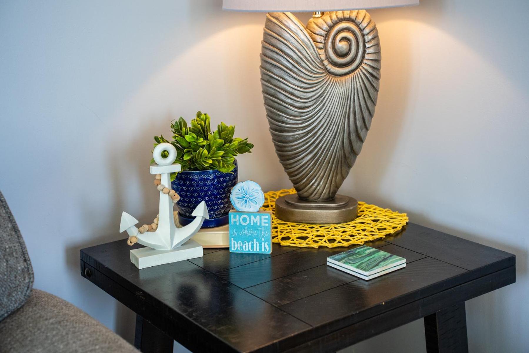 Apartment Spring Special! Renovated - On The Beach! *