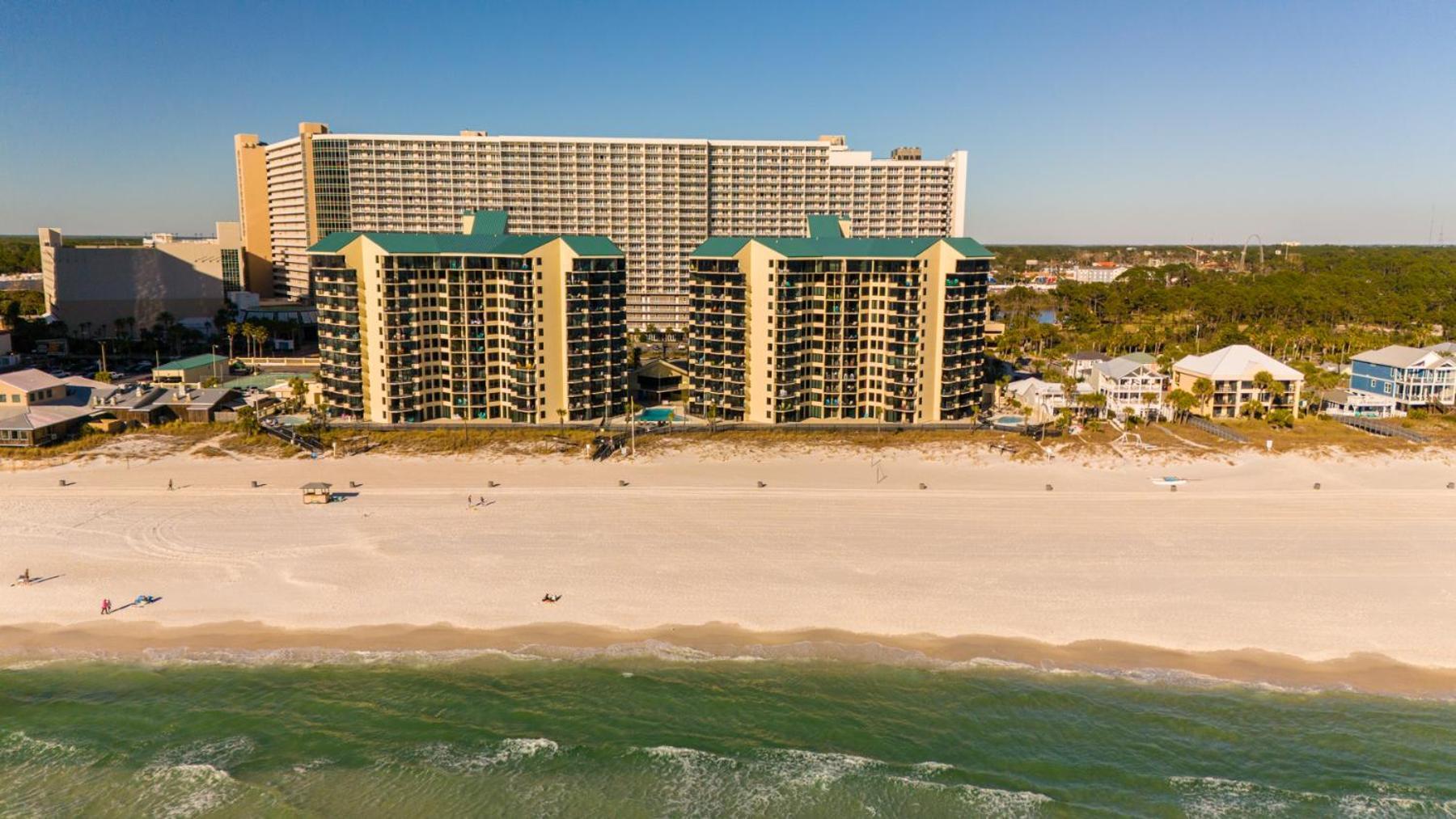 Spring Special! Renovated - On The Beach! *