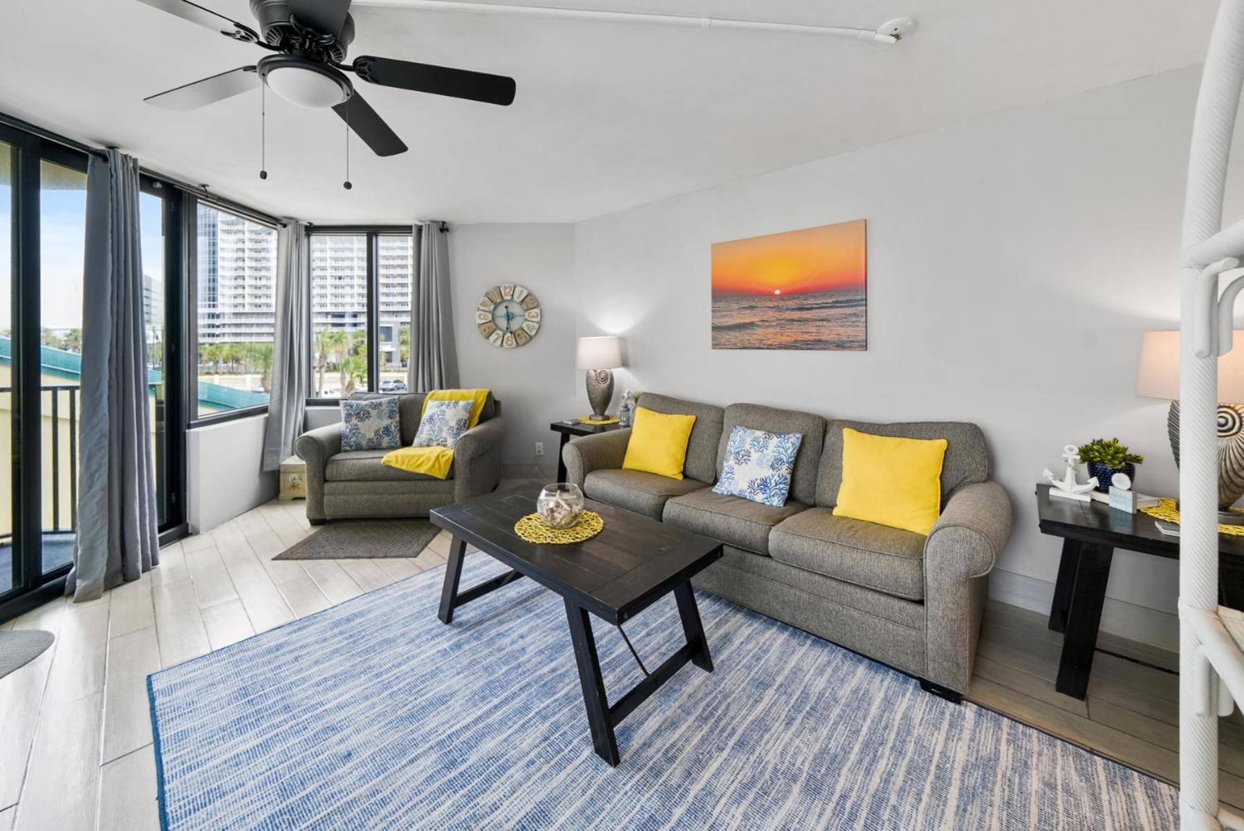 Apartment Spring Special! Renovated - On The Beach!