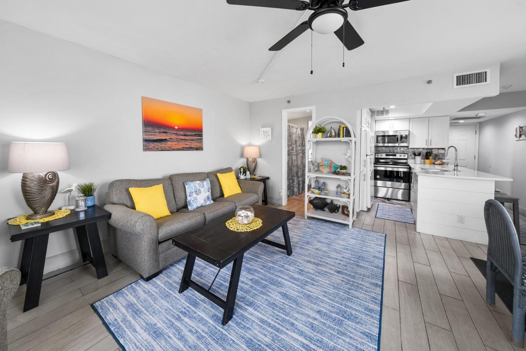 Apartment Spring Special! Renovated - On The Beach! Panama City Beach
