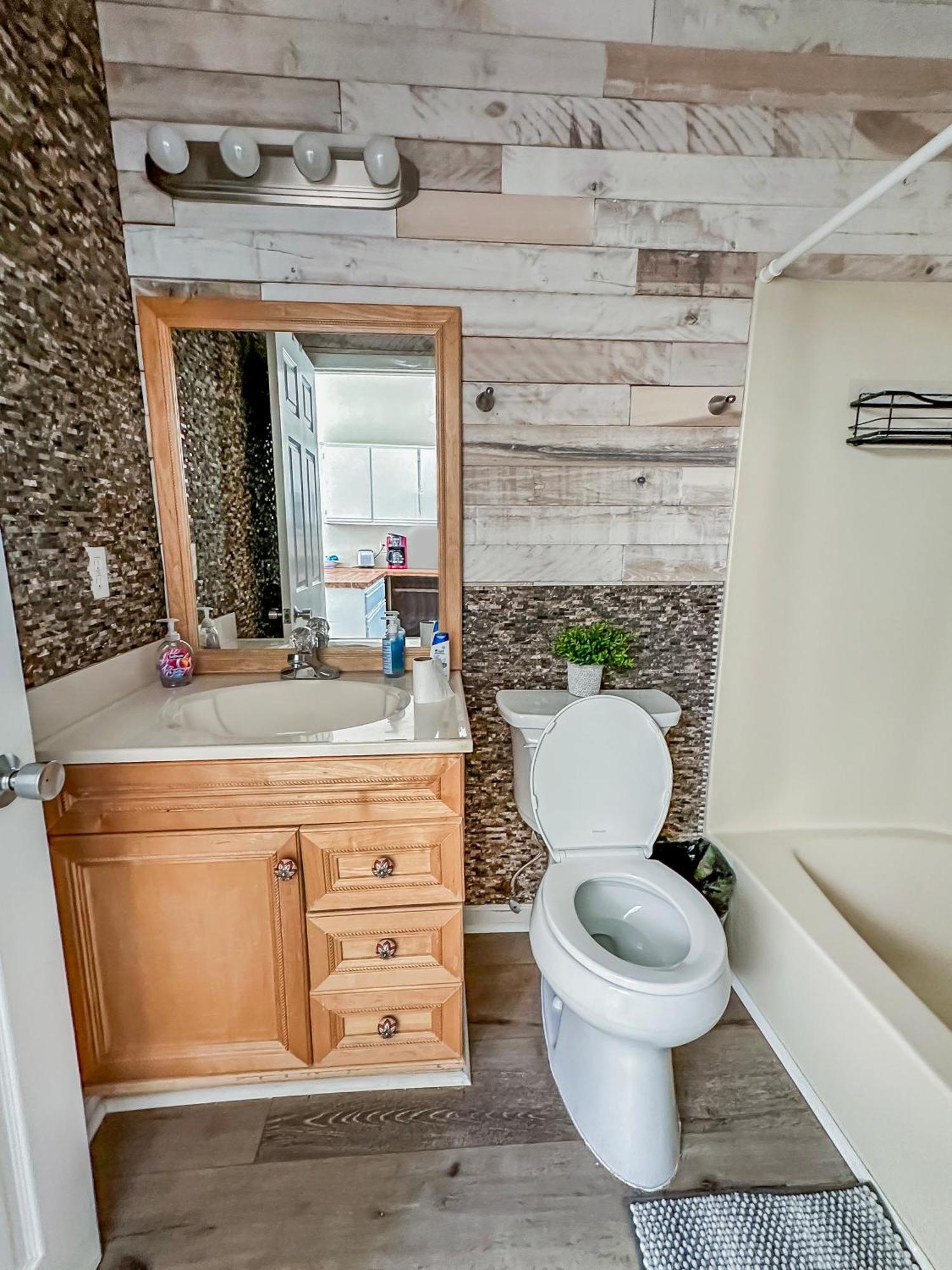 Holiday home Dream Escape - 200ft To Waves - Breakfast - Private Hot Tub Awaits