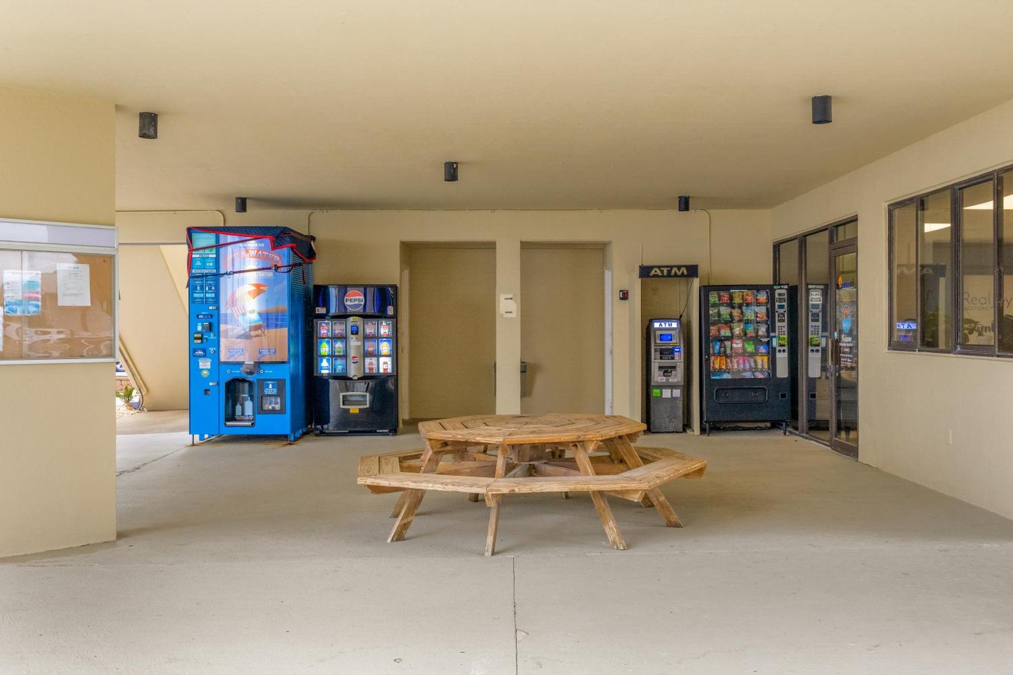 Sunbird Resort! Ground-floor Renovated Condo! Free Chairs! By Dolce Getaways Pcb Panama City Beach
