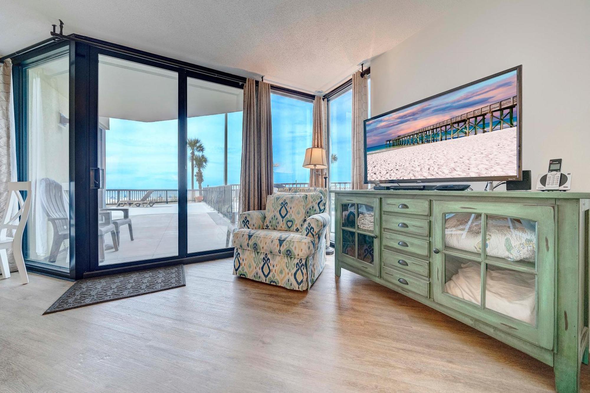 Sunbird Resort! Ground-floor Renovated Condo! Free Chairs! By Dolce Getaways Pcb Apartment