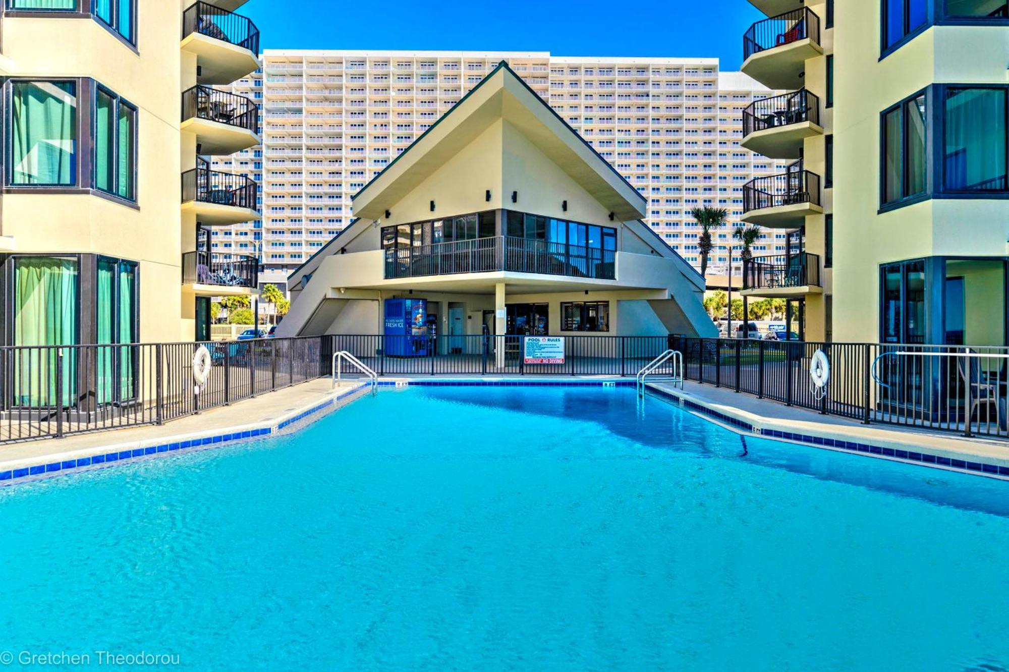 Sunbird Resort! Ground-floor Renovated Condo! Free Chairs! By Dolce Getaways Pcb Apartment *