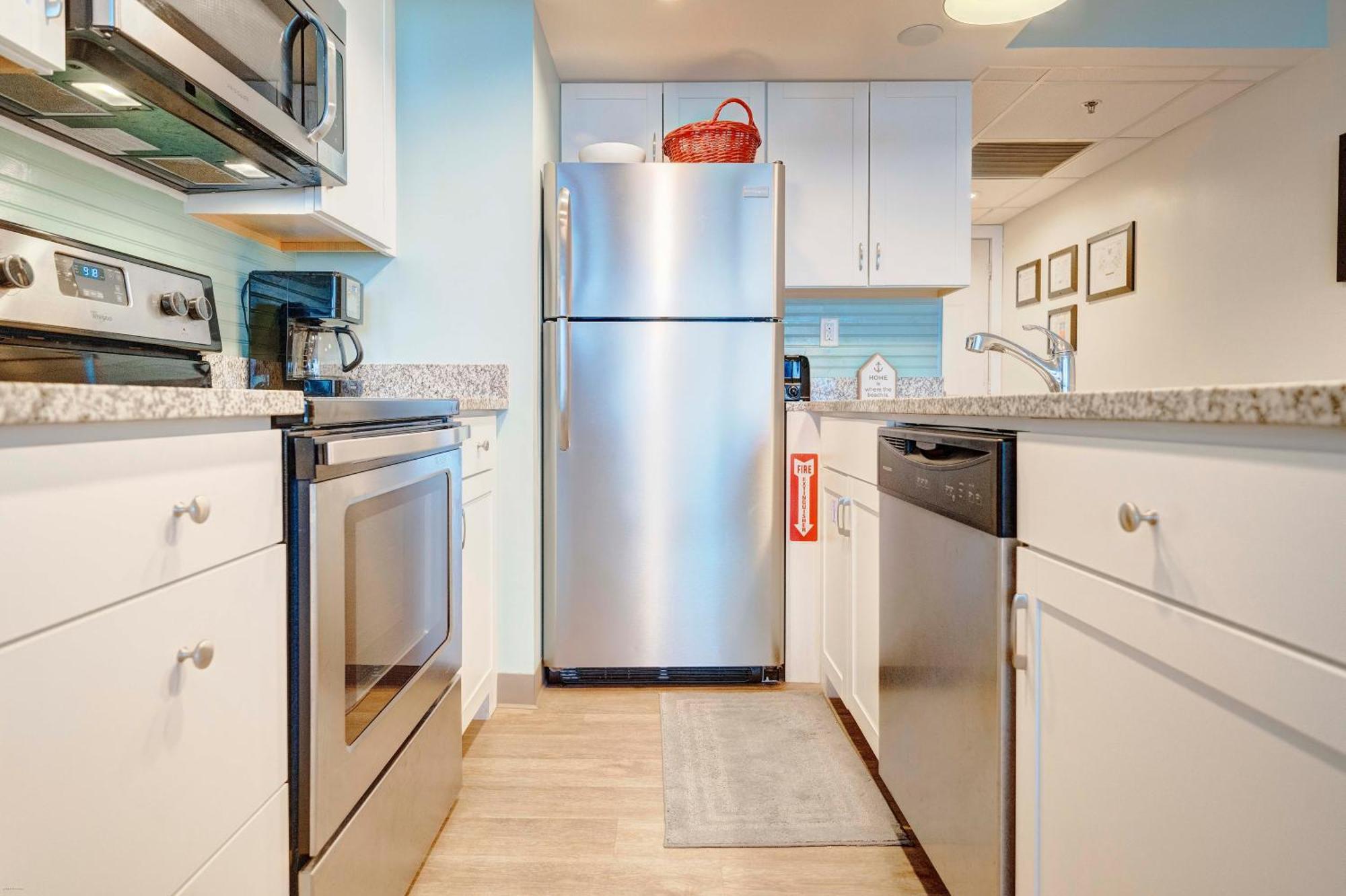 Sunbird Resort! Ground-floor Renovated Condo! Free Chairs! By Dolce Getaways Pcb *