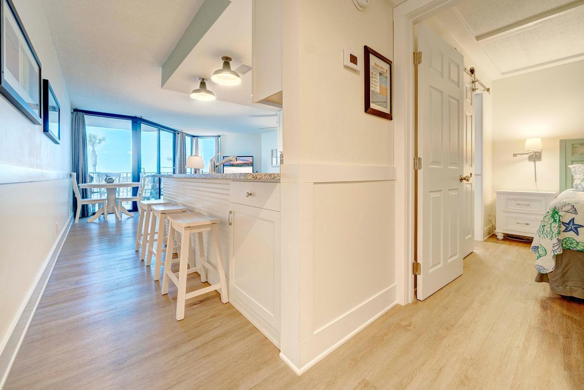 Sunbird Resort! Ground-floor Renovated Condo! Free Chairs! By Dolce Getaways Pcb Apartment