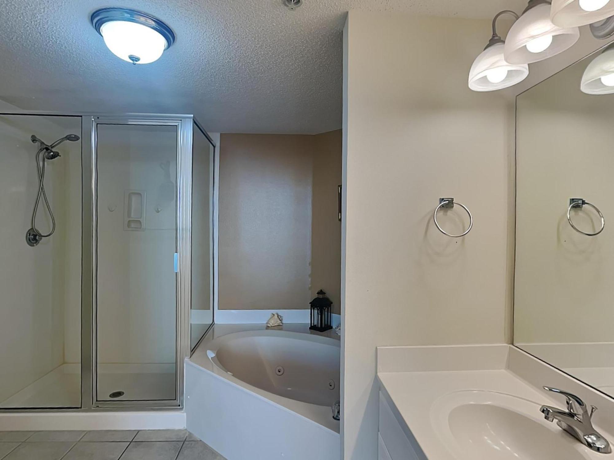 Apartment Majestic Towers I 1703