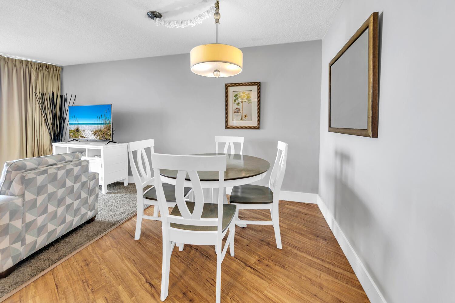 Holiday home Edgewater Tower 1-305