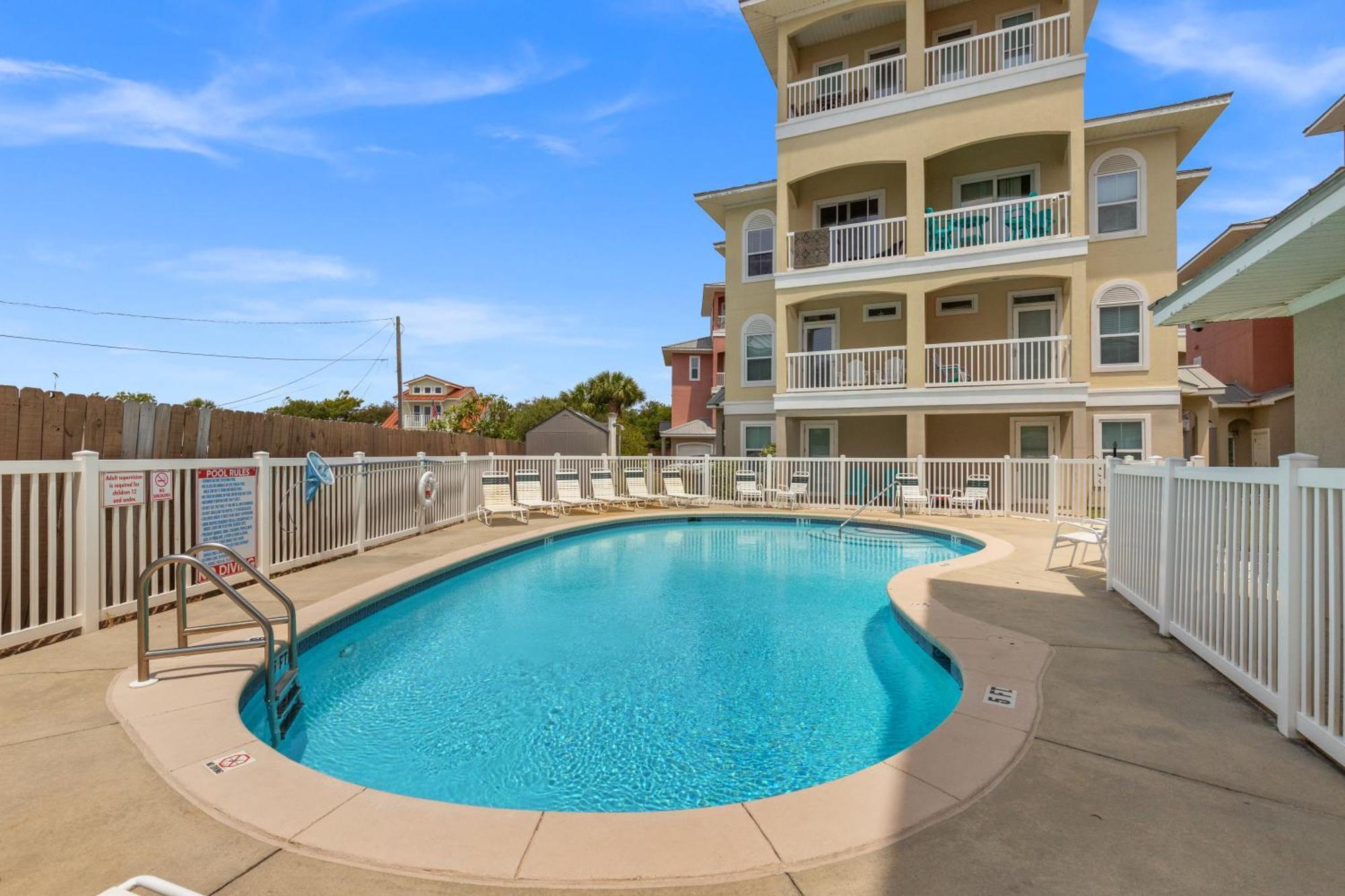 Holiday home 22460 Front Rd - Sunshine House