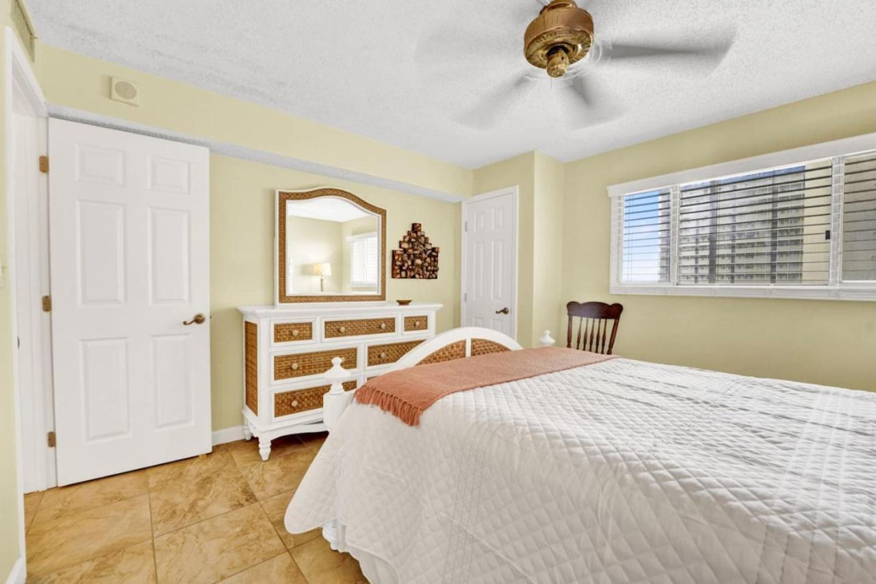 Holiday home Regency Towers 404