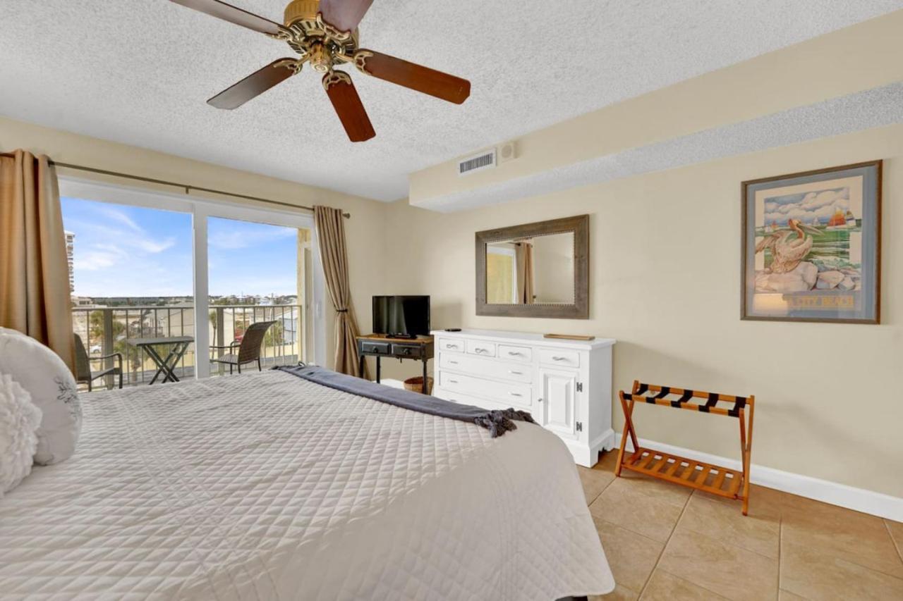 Regency Towers 404 *