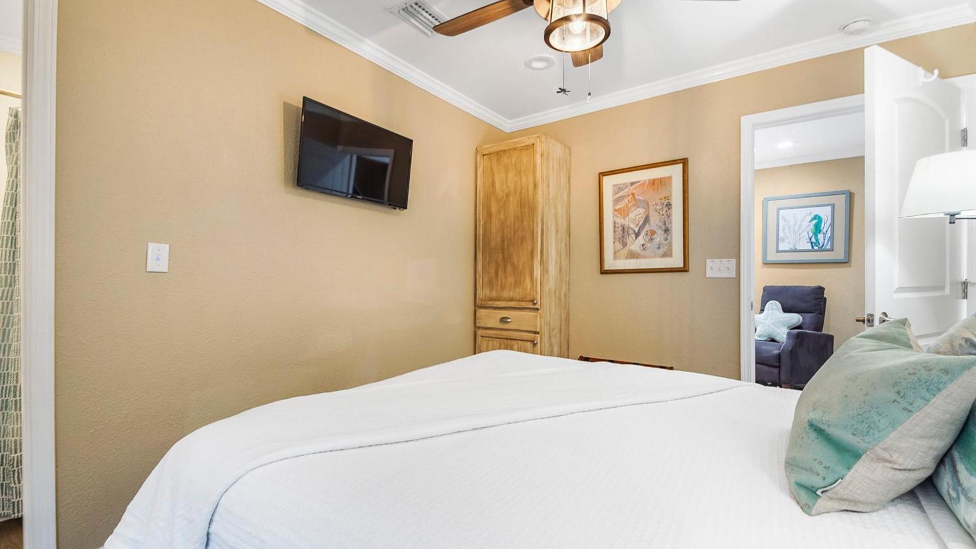 Beachlife Unit Ab Getaway Sleeps 22 *