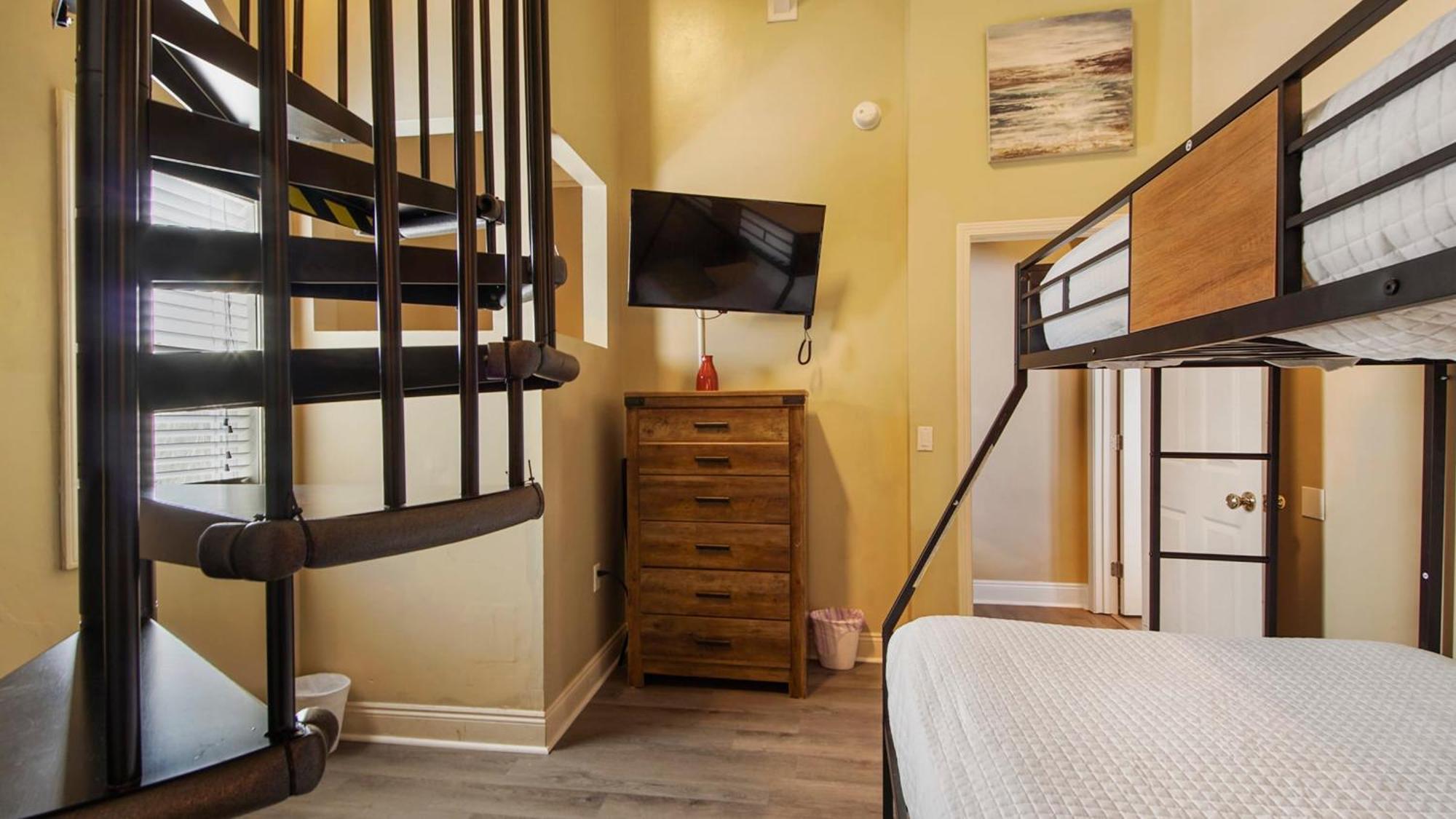 Beachlife Unit Ab Getaway Sleeps 22 * Panama City Beach