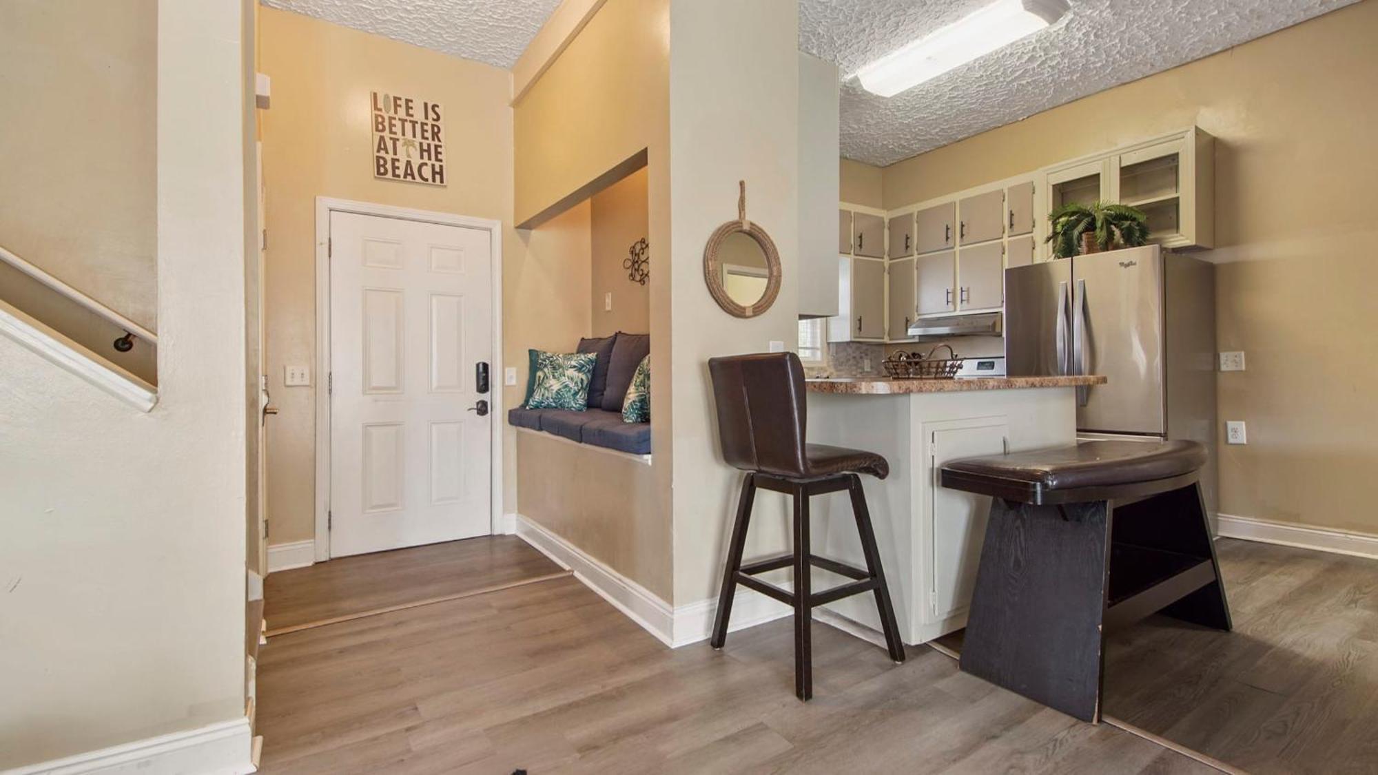 Beachlife Unit Ab Getaway Sleeps 22 *