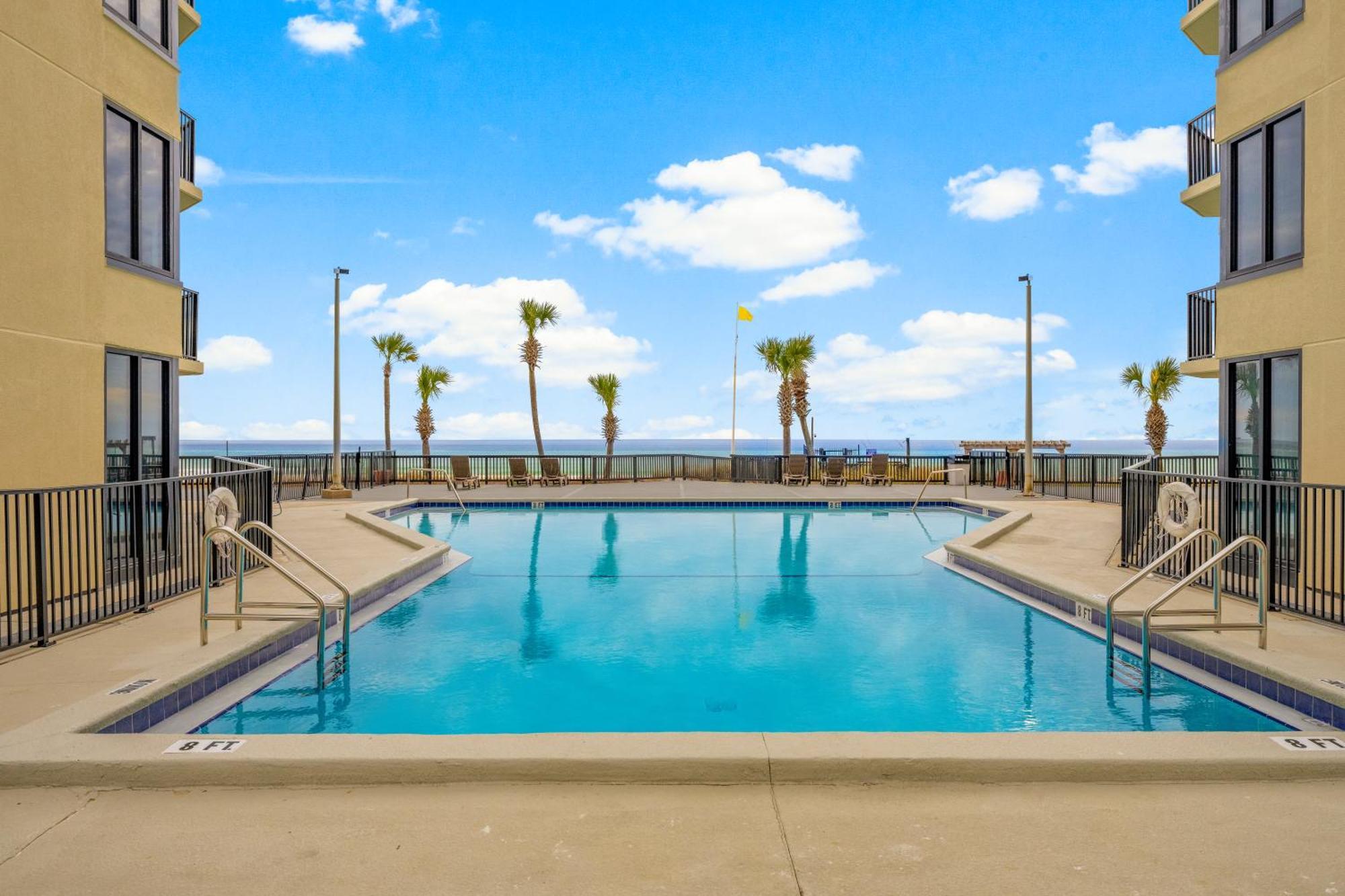Apartment Newly Completely Renovated At Sunbird Resort! Free Chair And Umbrella Service! By Dolce Getaways! Panama City Beach