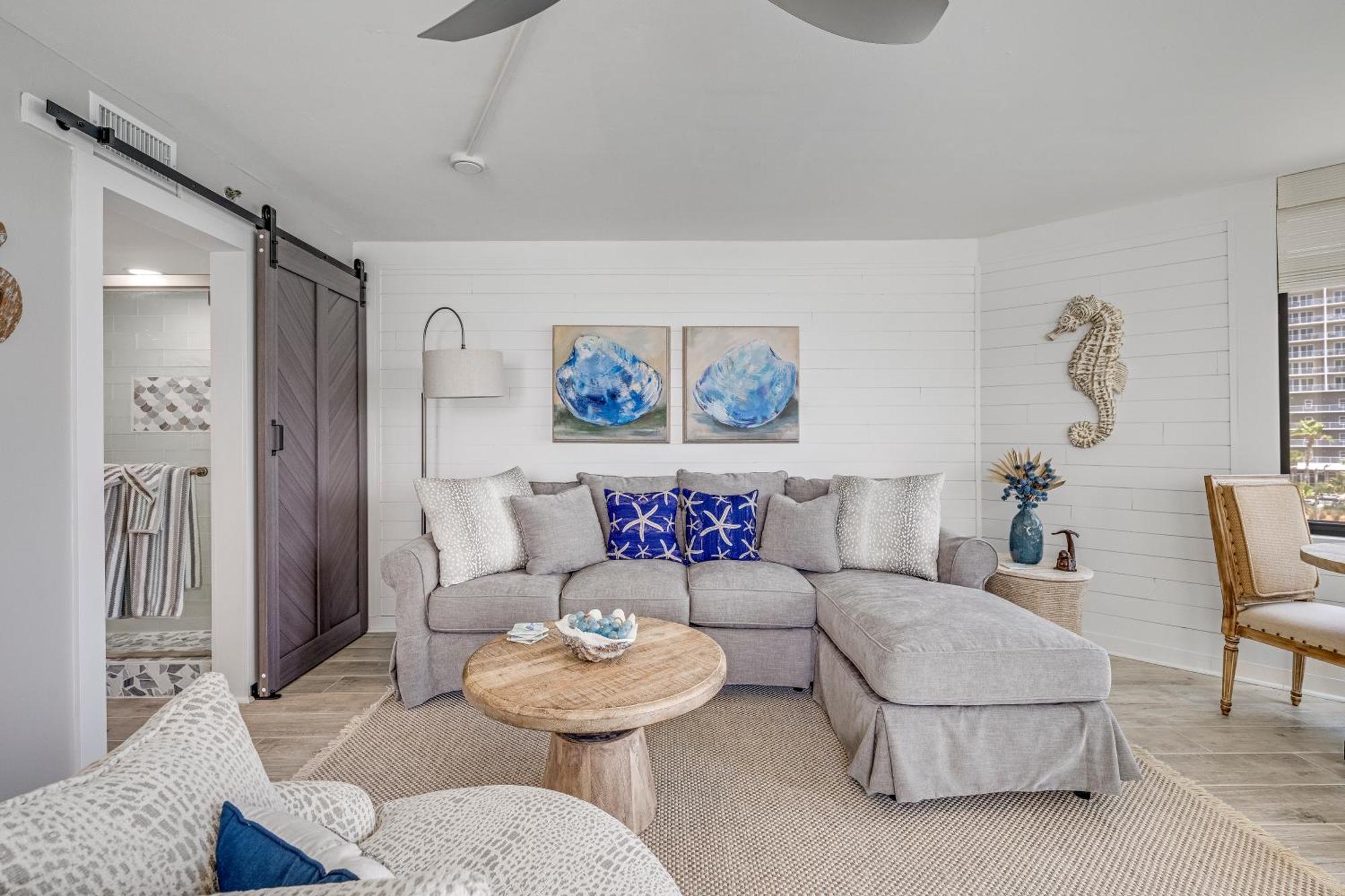 Apartment Newly Completely Renovated At Sunbird Resort! Free Chair And Umbrella Service! By Dolce Getaways! Panama City Beach