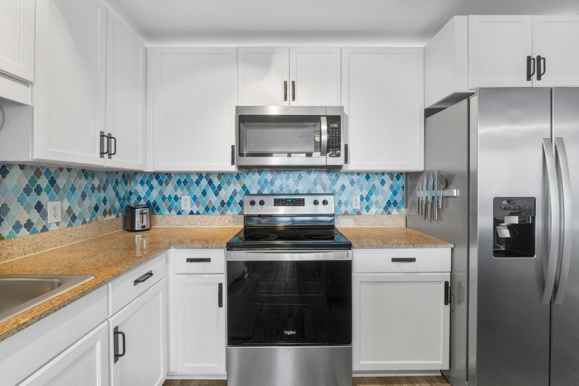 Laketown Wharf 1510 Apartment