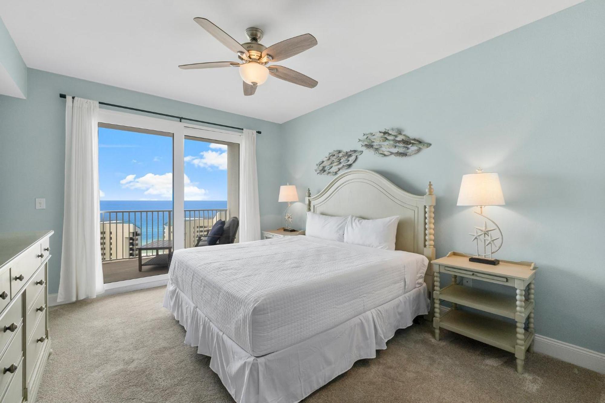 Laketown Wharf 1510 Apartment