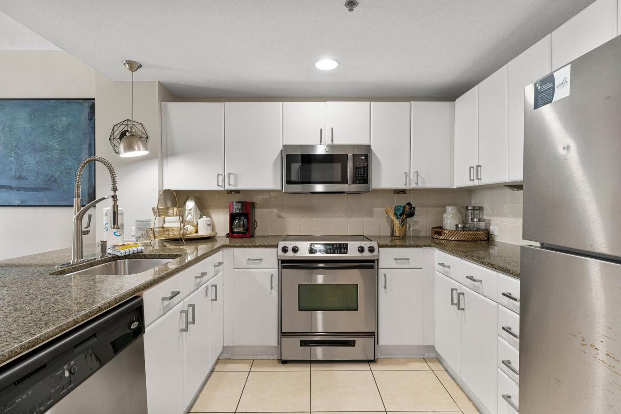 Grand Panama - The Grand 704 Apartment