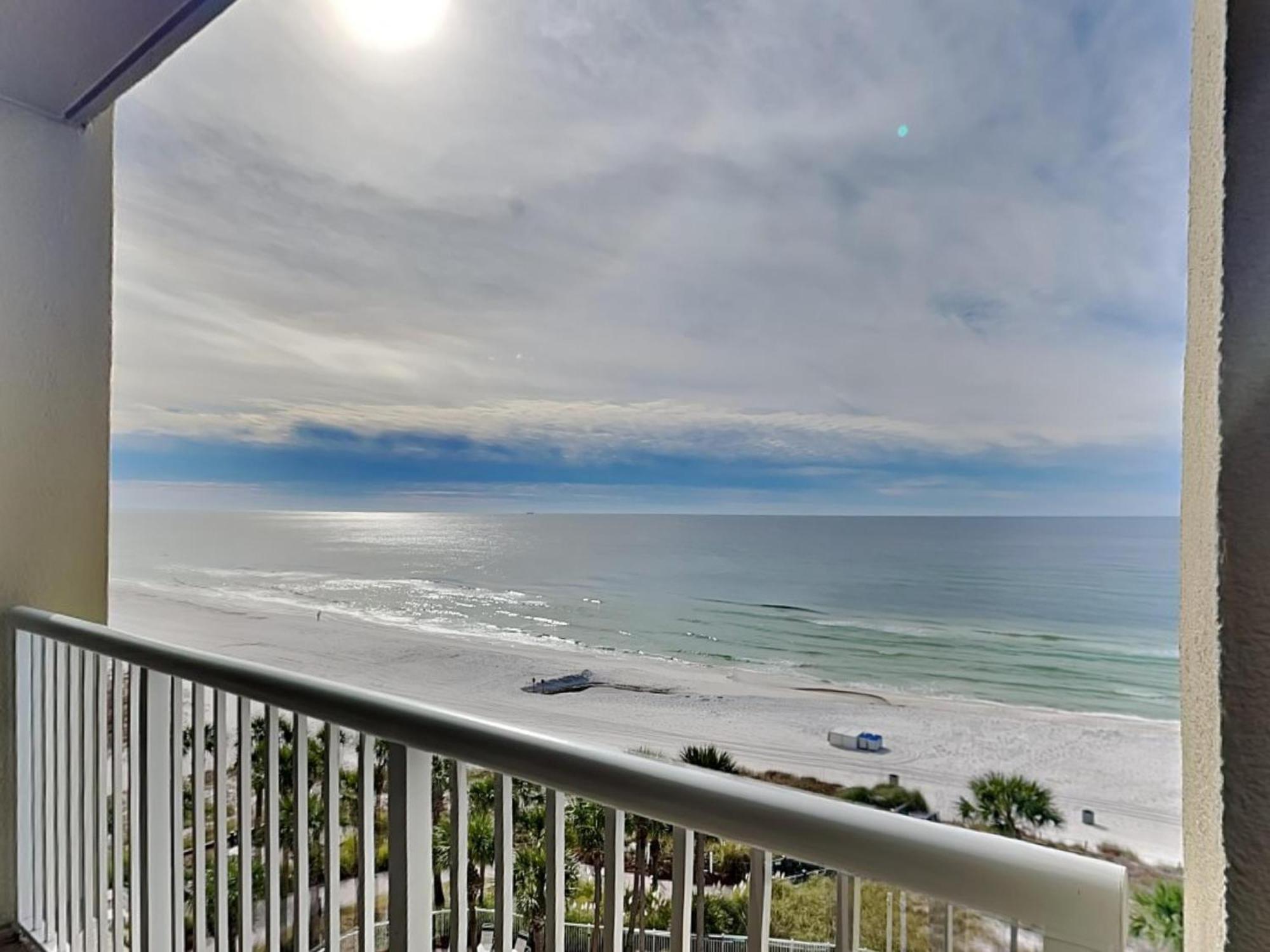 Grand Panama - The Grand 704 Apartment