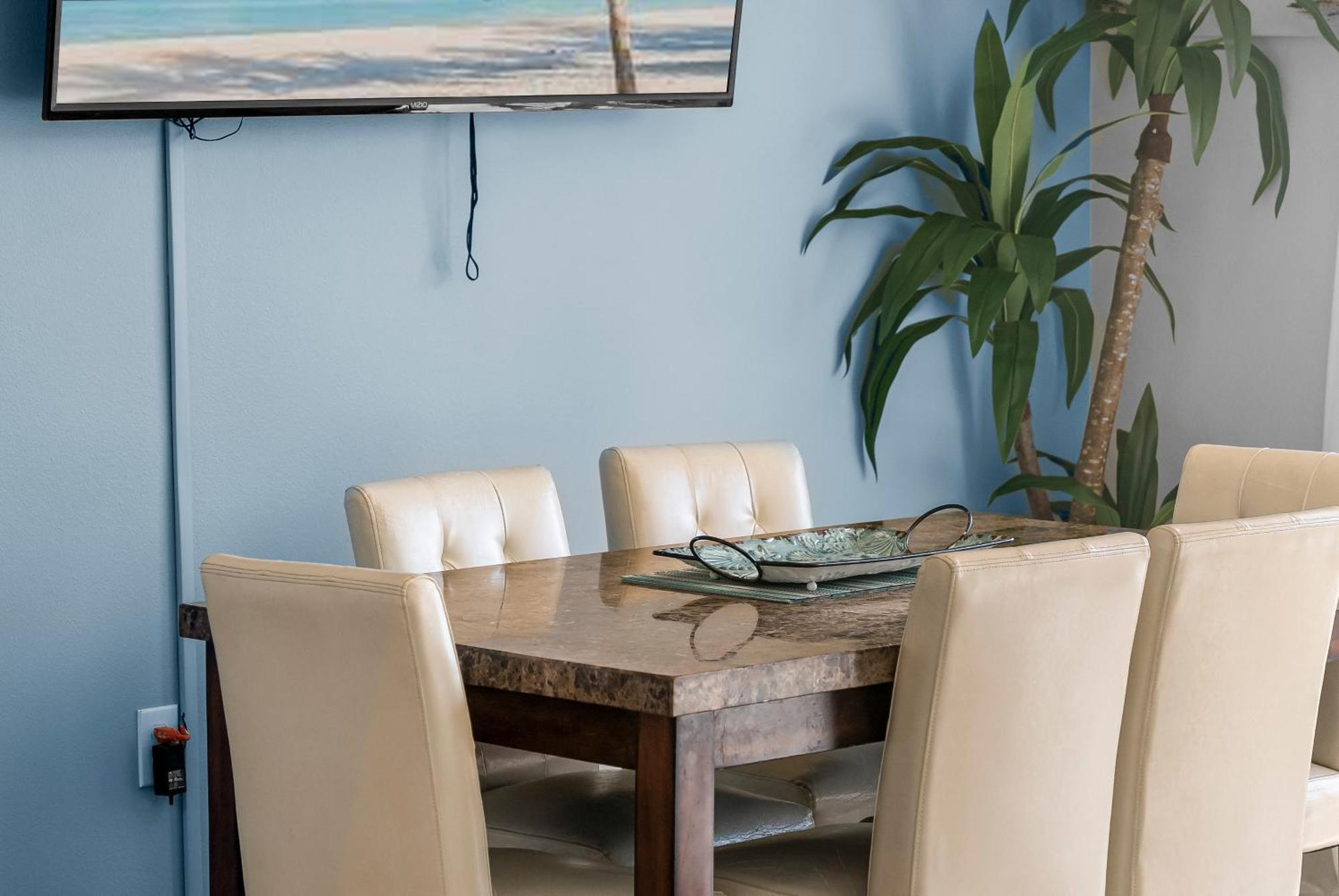 Stylish 1bd Beachfront With Amenities Galore! By Dolce Getaways! Panama City Beach